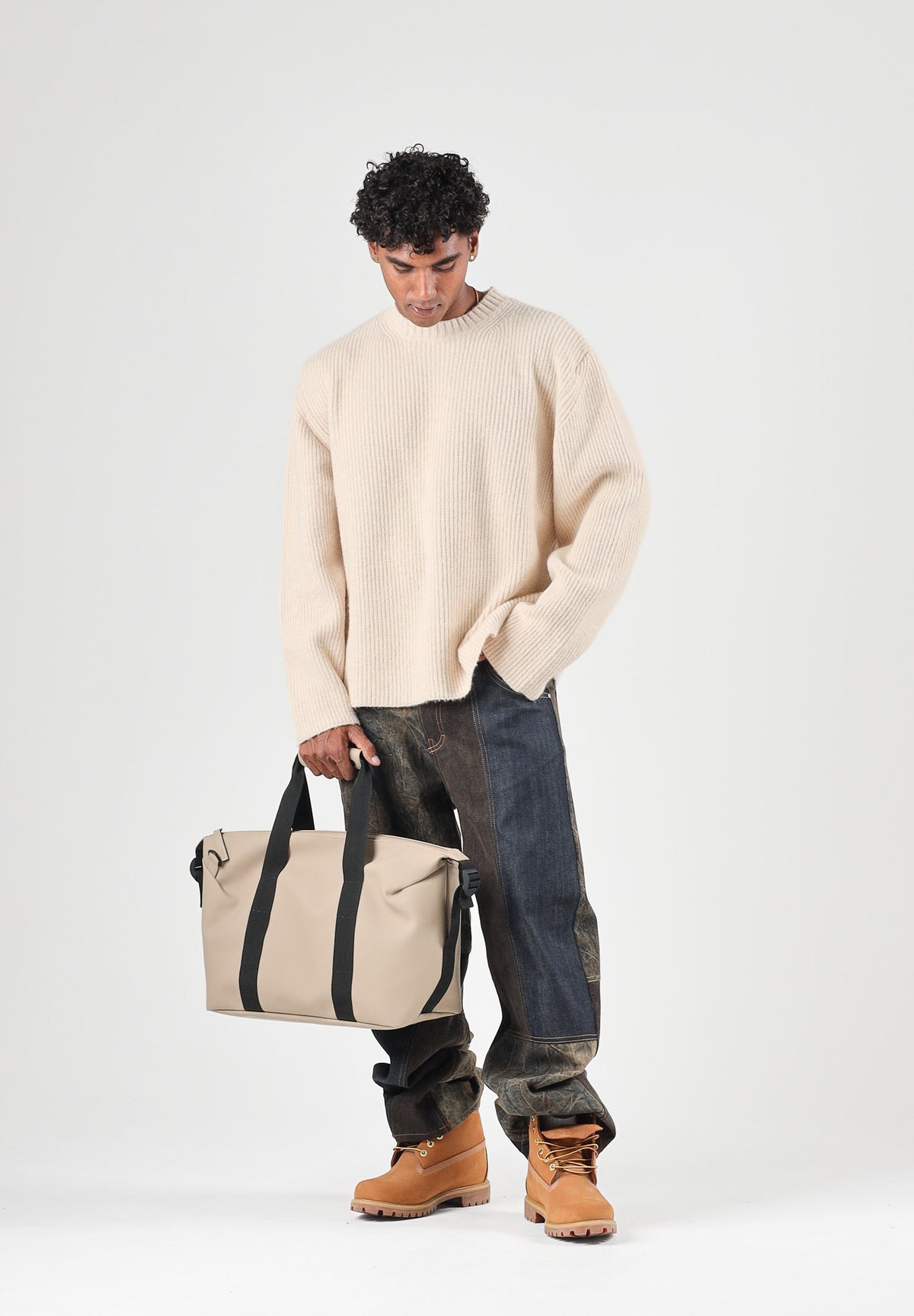 I'M BRIAN Maglione girocollo beige per uomo con lavorazione a maglia morbida e tinta unita versatile. MA3800 0025 I'M BRIAN