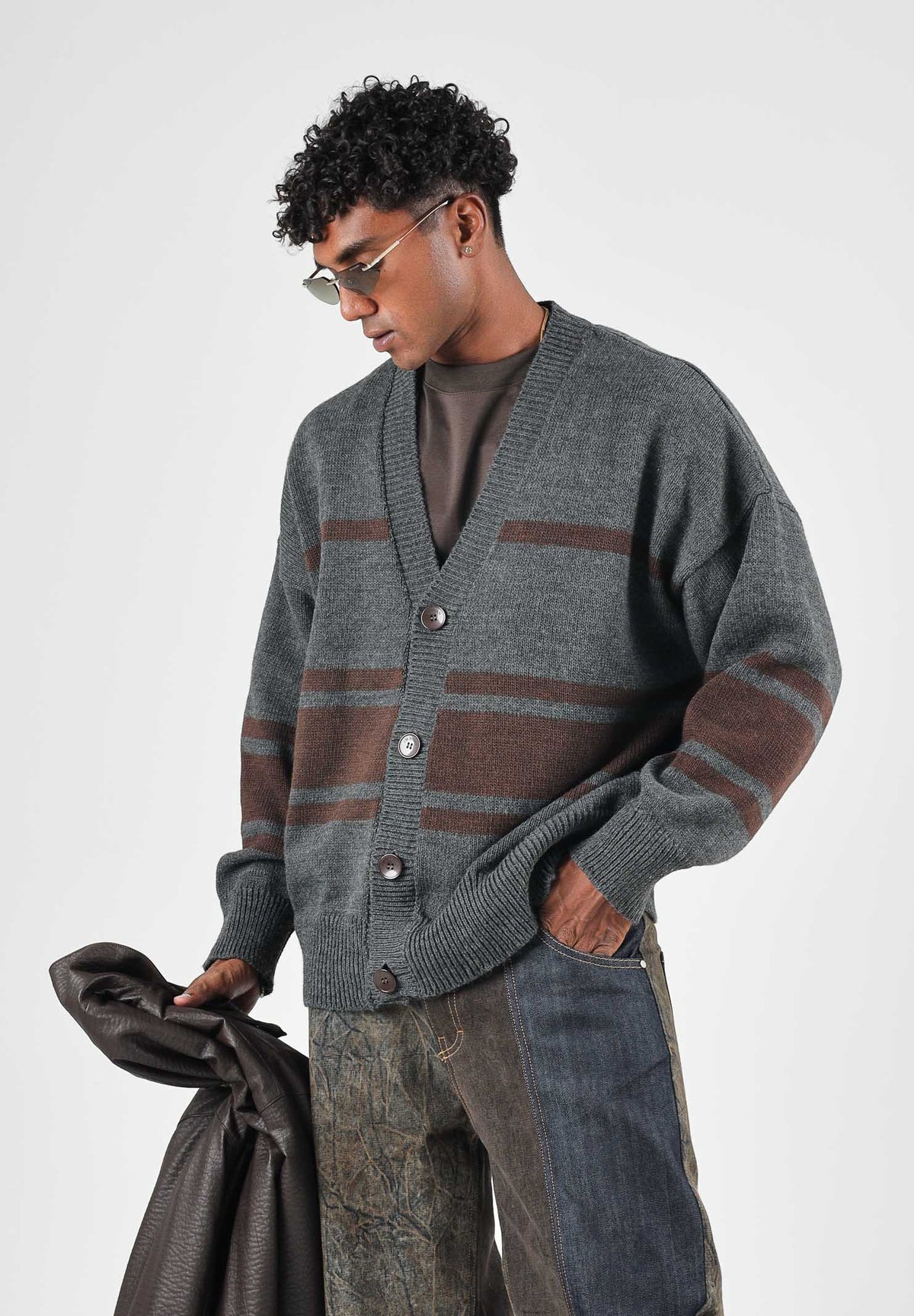 I'M BRIAN Cardigan corto grigio per uomo e donna con scollo a V, chiusura frontale con bottoni e fantasia MA3808 GR I'M BRIAN
