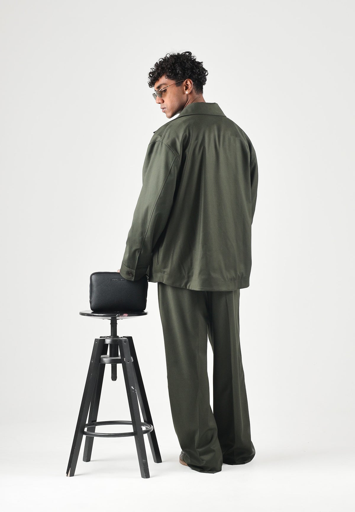 I'M BRIAN Pantaloni con pinces e coulisse verde militare scuro da uomo PA3891 013 I'M BRIAN