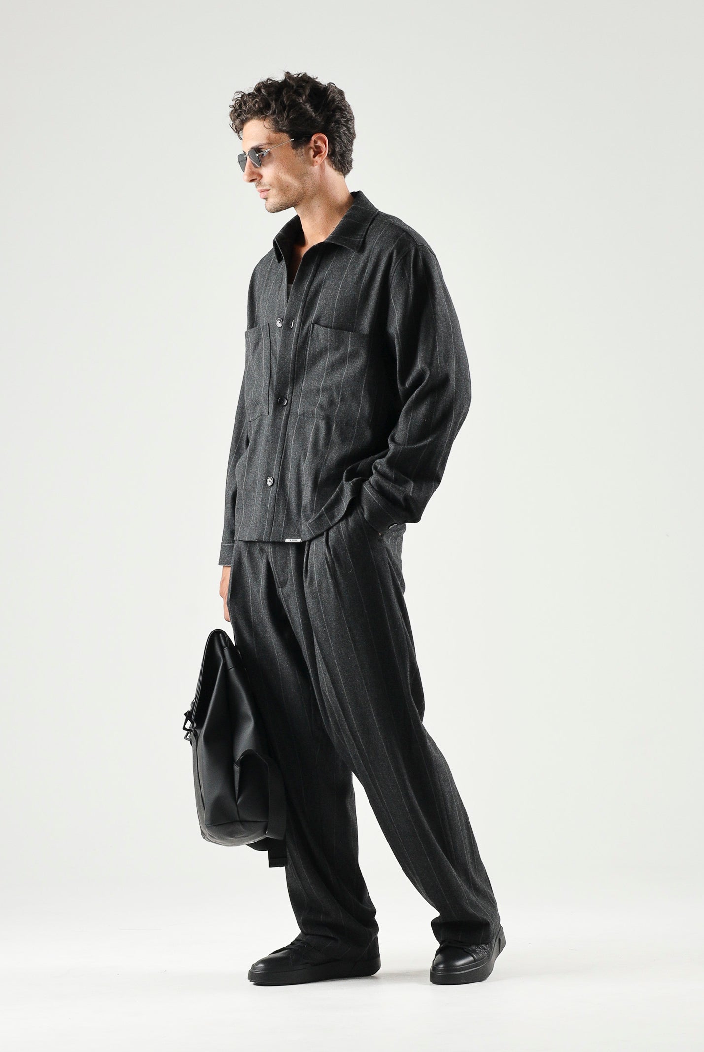 I'M BRIAN Pantalone grigio da uomo con motivo gessato a righe verticali. PA3908 GR I'M BRIAN