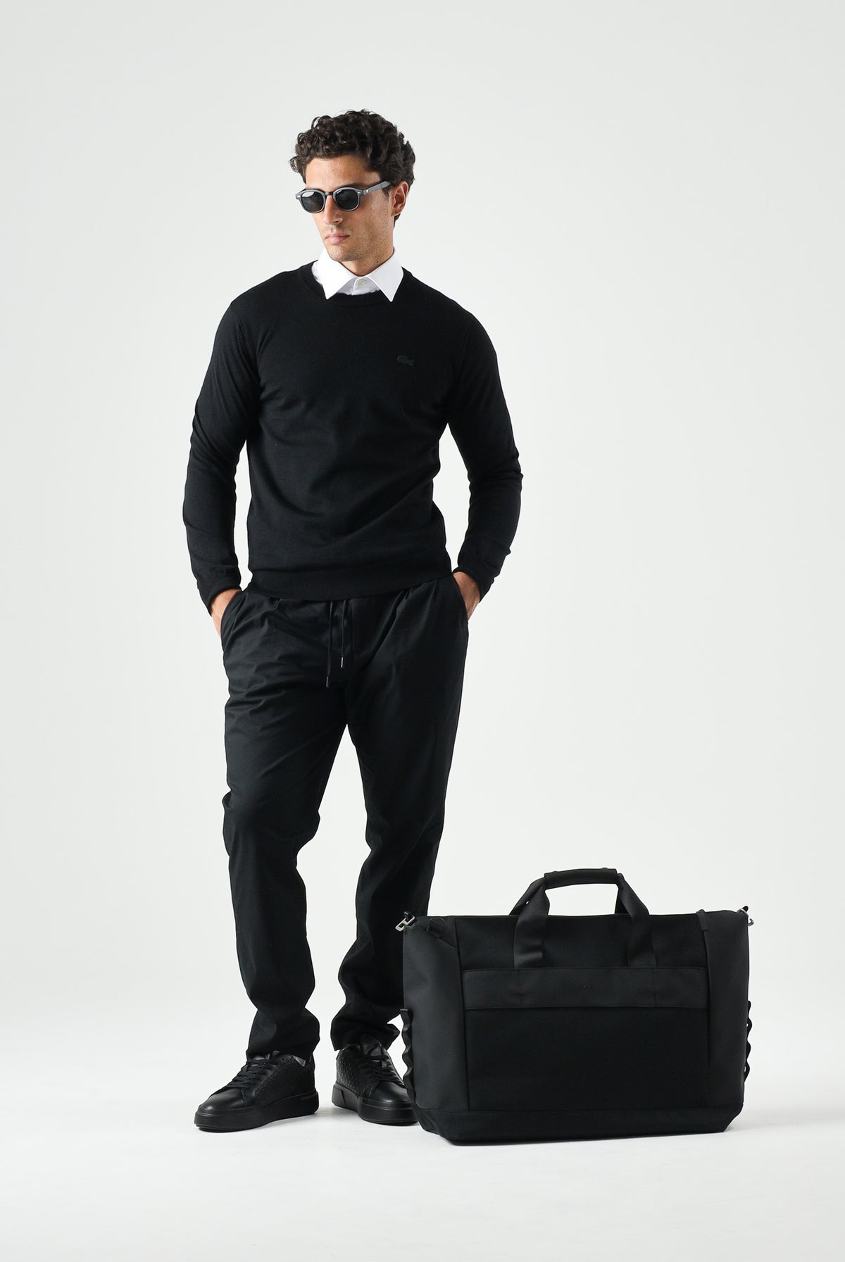 LACOSTE Maglione girocollo in lana merino color nero da uomo con coccodrillo ricamato tono su tono AH1969 031 LACOSTE