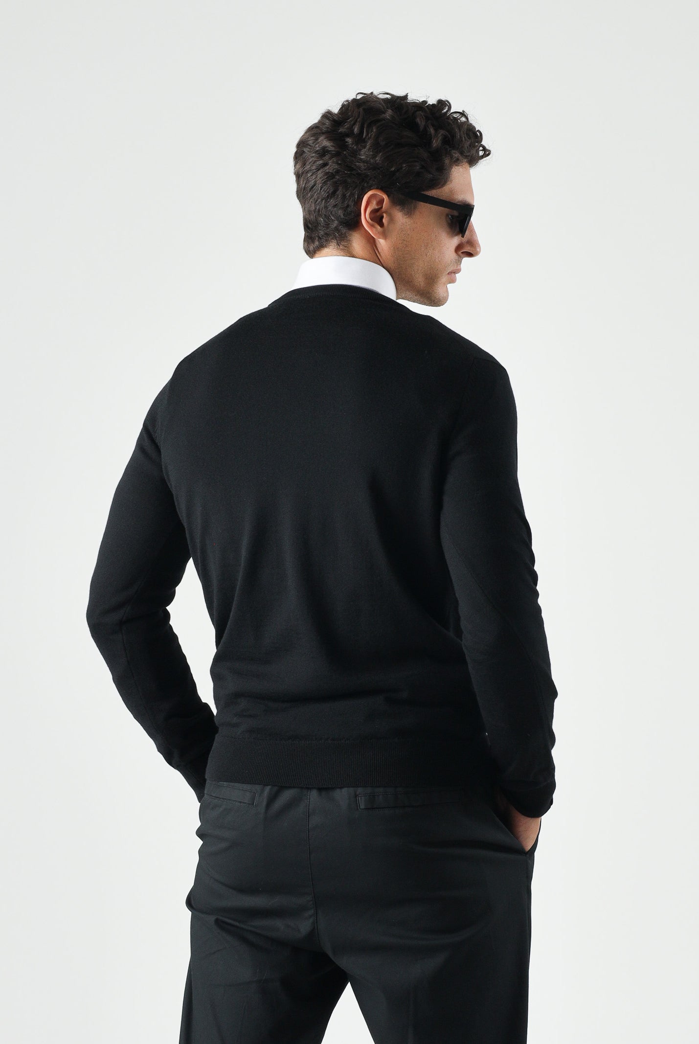 LACOSTE Maglione girocollo in lana merino color nero da uomo con coccodrillo ricamato tono su tono AH1969 031 LACOSTE