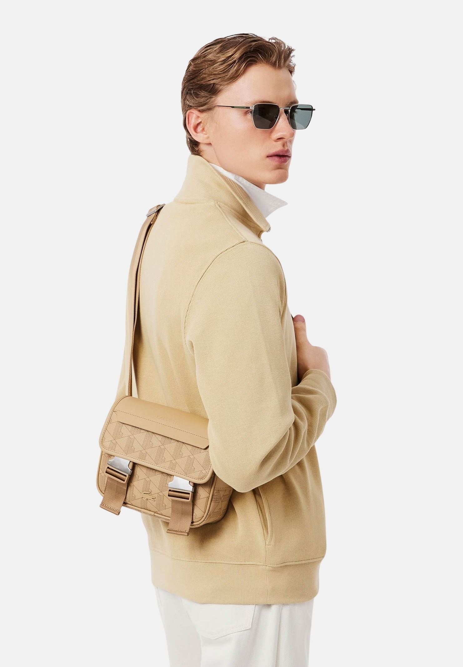 LACOSTE Borsa a tracolla beige per uomo e donna con monogramma The Blend NH3787 R59 LACOSTE