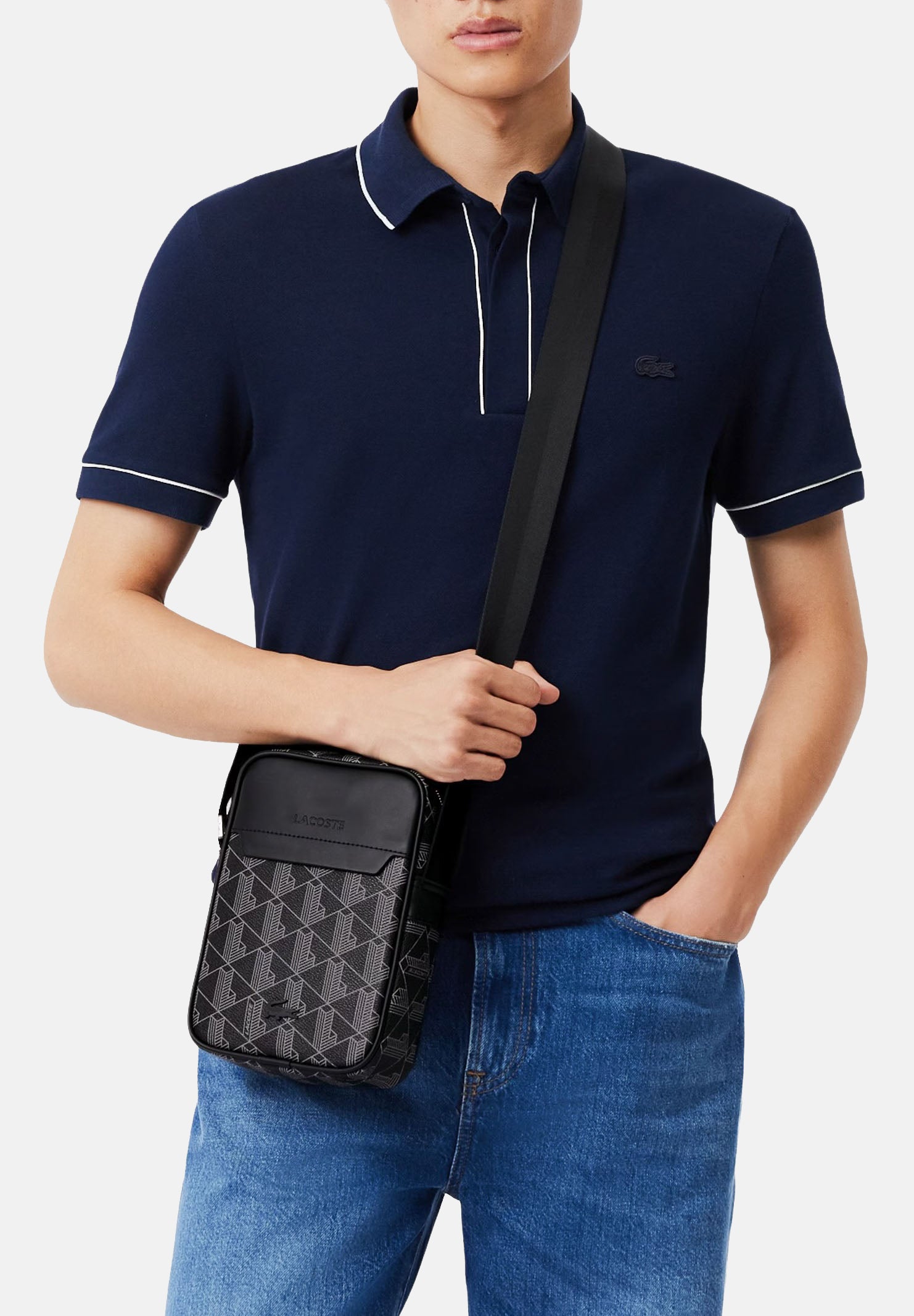 LACOSTE Borsello nero da uomo con stampa monogramma The Blend NH4410 H45 LACOSTE