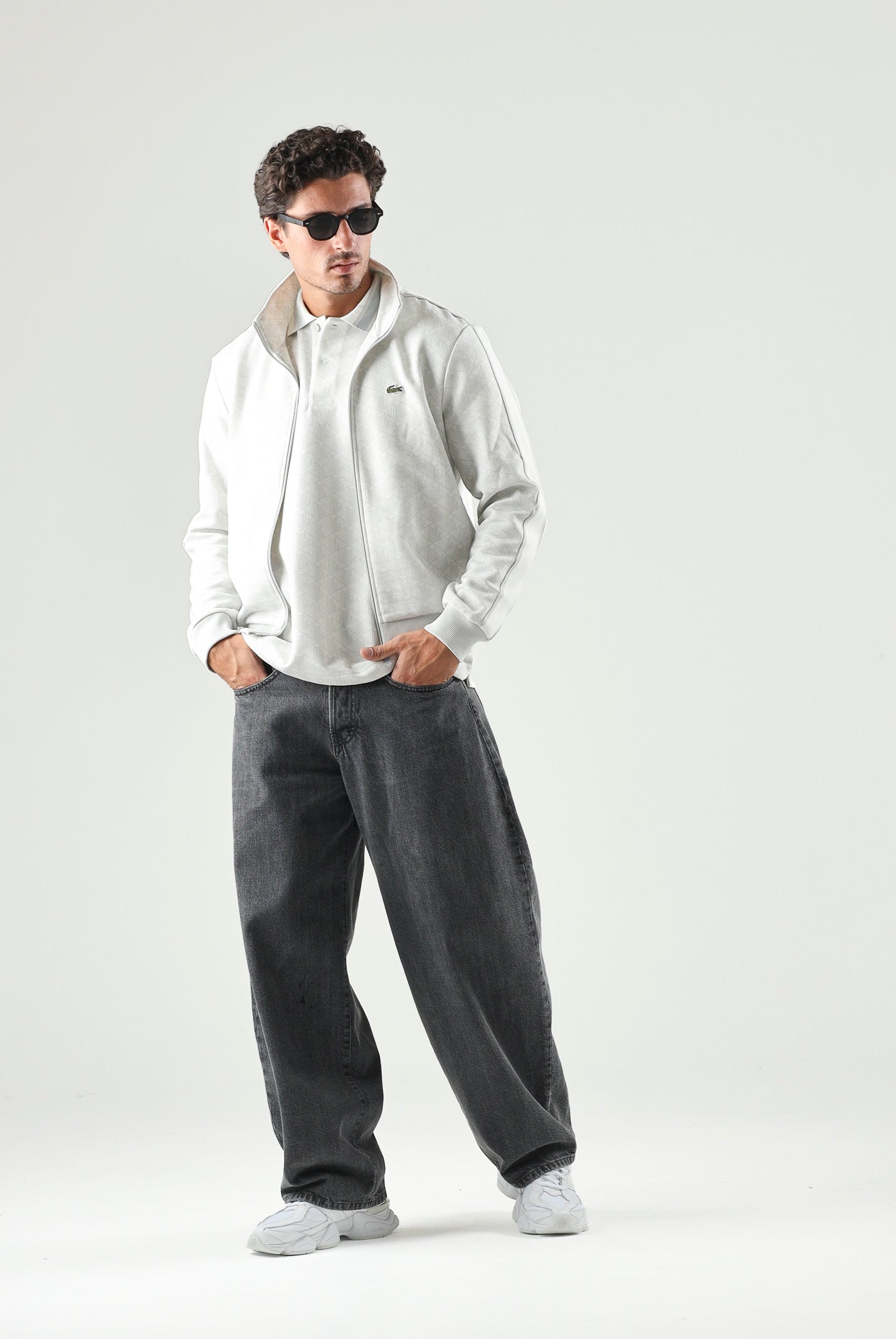 LACOSTE Felpa con zip ghiaccio-bianco da uomo con motivo monogramma jacquard. SH1368 4IW LACOSTE