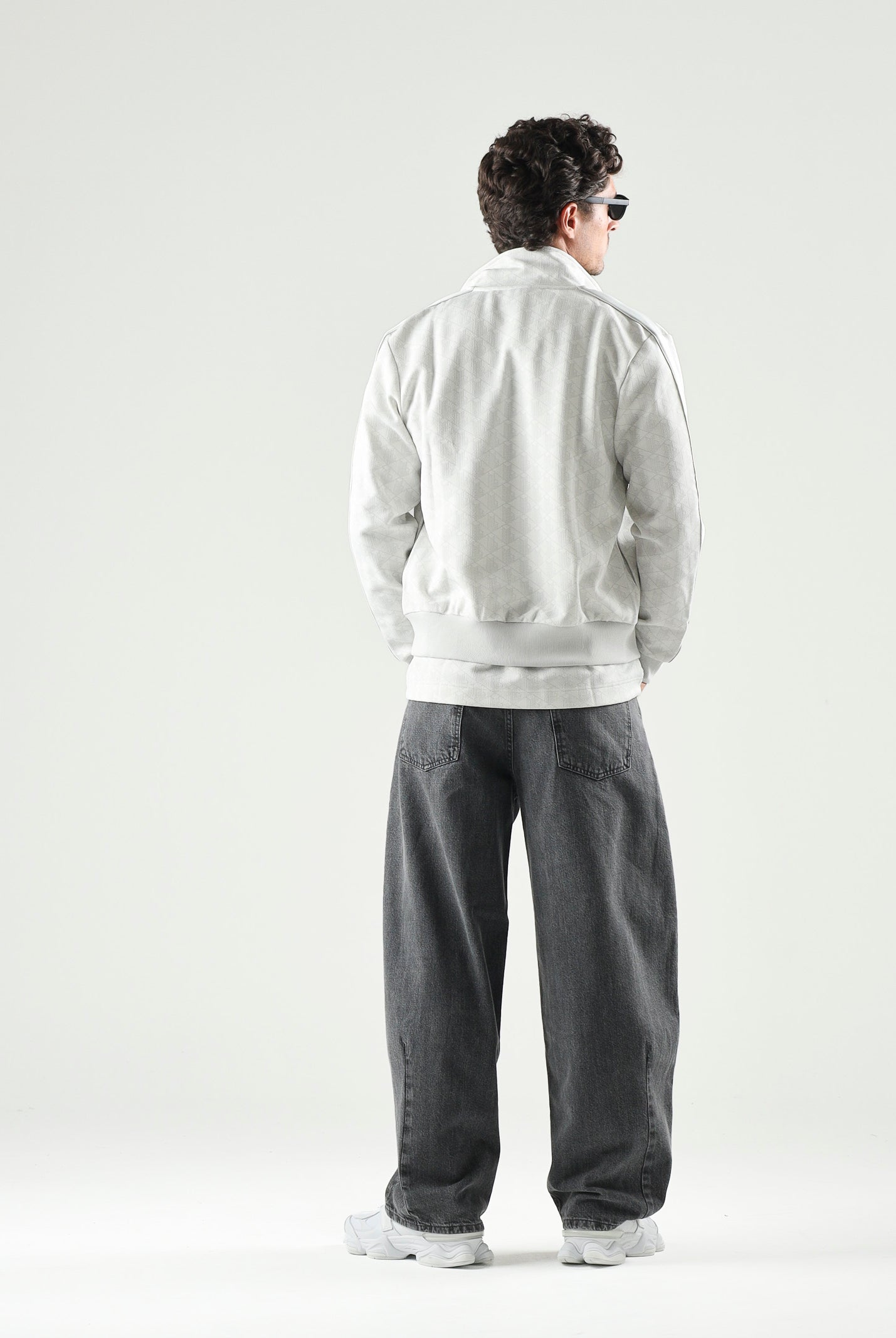 LACOSTE Felpa con zip ghiaccio-bianco da uomo con motivo monogramma jacquard. SH1368 4IW LACOSTE