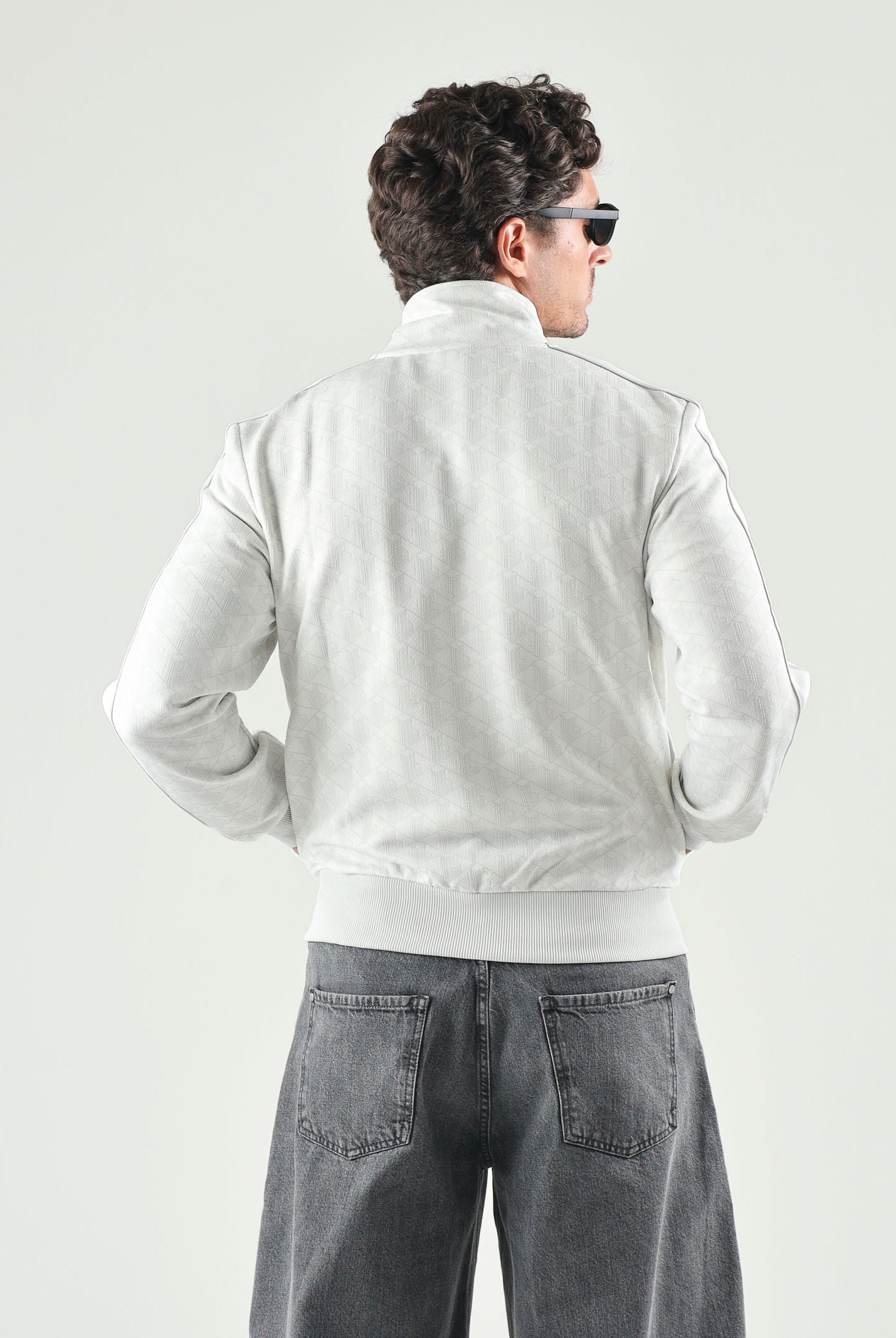 LACOSTE Felpa con zip ghiaccio-bianco da uomo con motivo monogramma jacquard. SH1368 4IW LACOSTE