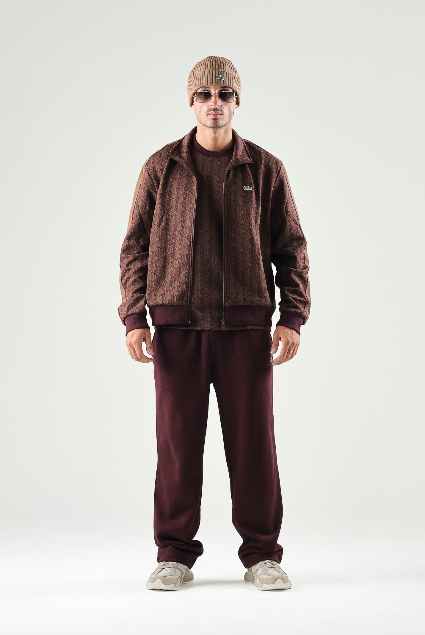 LACOSTE Felpa con zip marrone da uomo con motivo monogramma jacquard. SH1368 WD9 LACOSTE