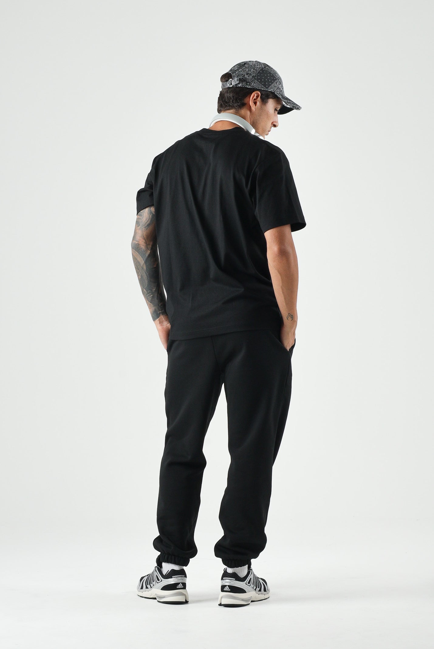 LACOSTE T-shirt manica corta nera per uomo e donna con iconico coccodrillo ricamato sul petto. TH0876 031 LACOSTE