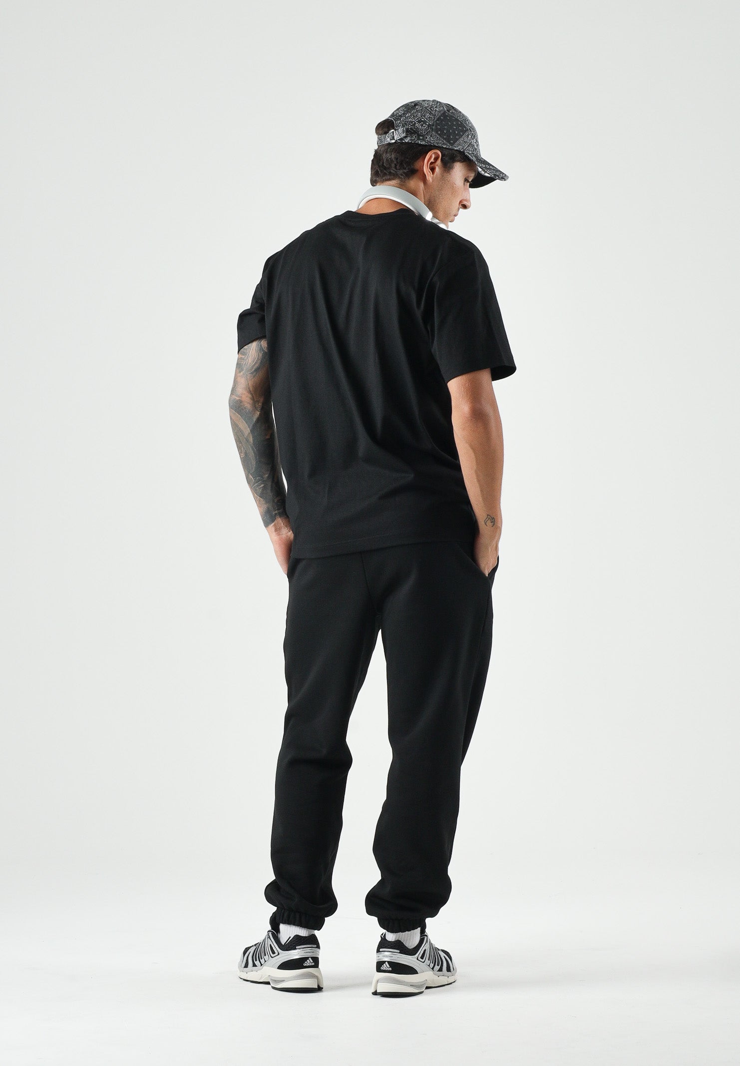 LACOSTE T-shirt manica corta nera per uomo e donna con iconico coccodrillo ricamato sul petto. TH0876 031 LACOSTE