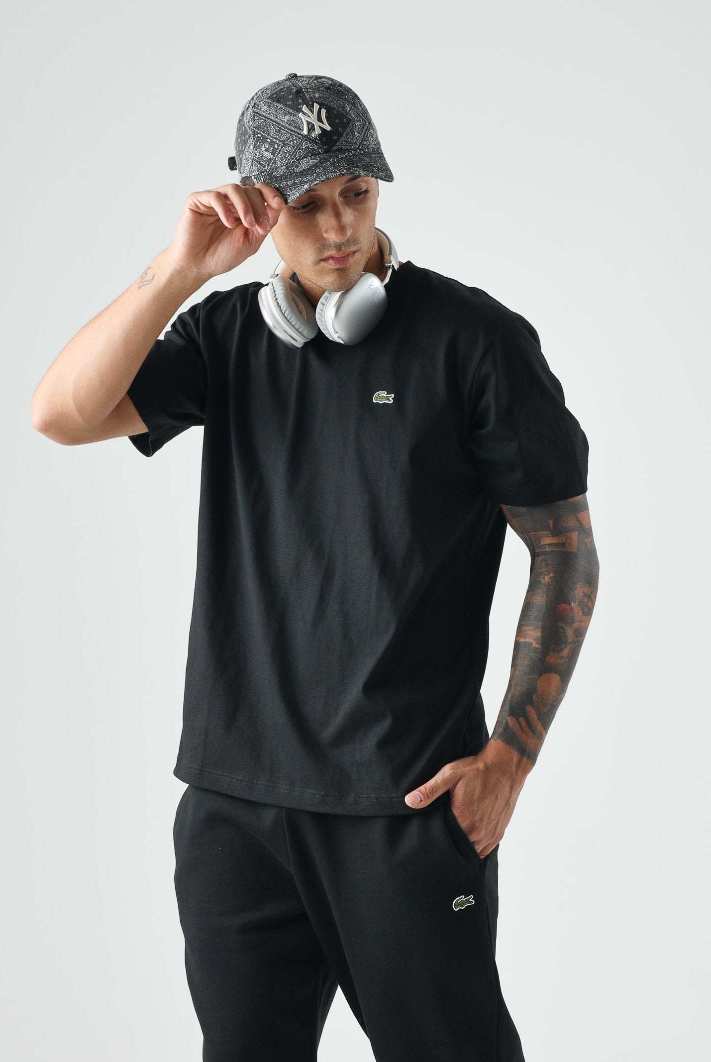 LACOSTE T-shirt manica corta nera per uomo e donna con iconico coccodrillo ricamato sul petto. TH0876 031 LACOSTE