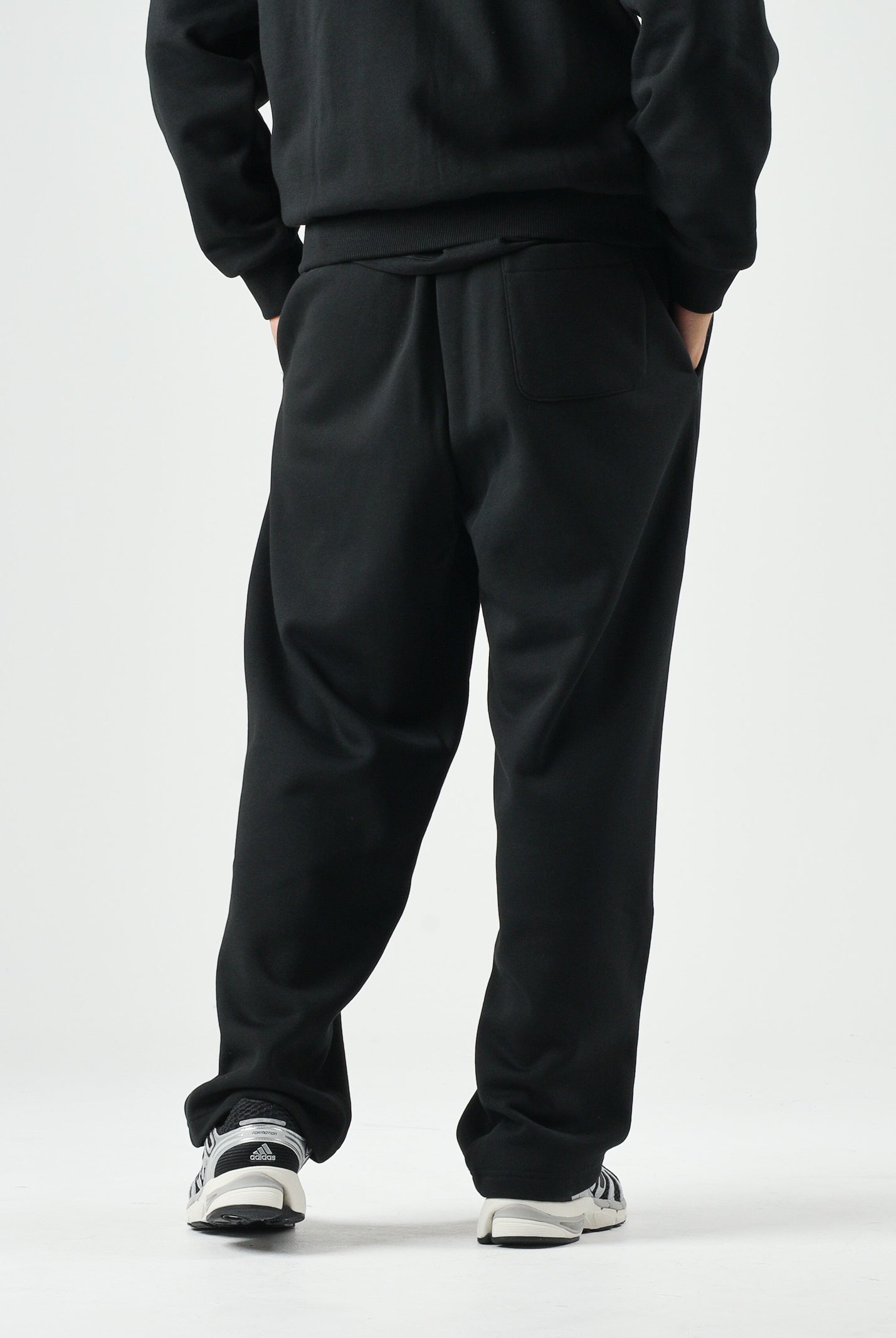 LACOSTE Pantaloni sportivi neri da uomo e donna con coccodrillo ricamato. XH8867 031 LACOSTE