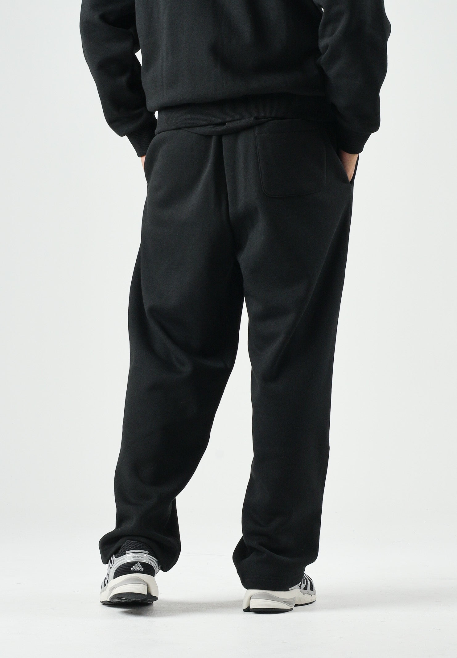 LACOSTE Pantaloni sportivi neri da uomo e donna con coccodrillo ricamato. XH8867 031 LACOSTE