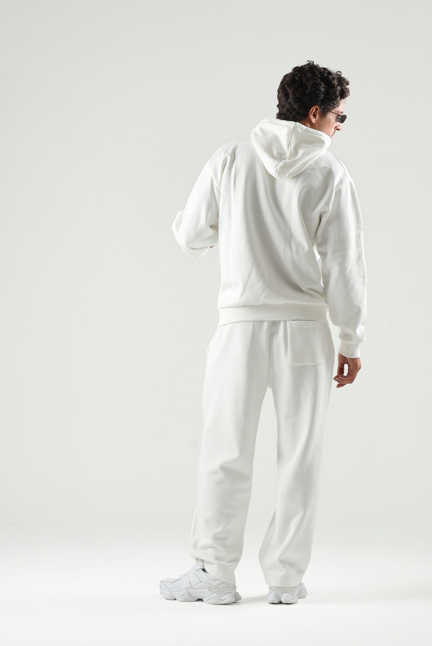 LACOSTE Pantaloni bianchi sportivi per uomo e donna con coccodrillo ricamato XH8867 70V LACOSTE