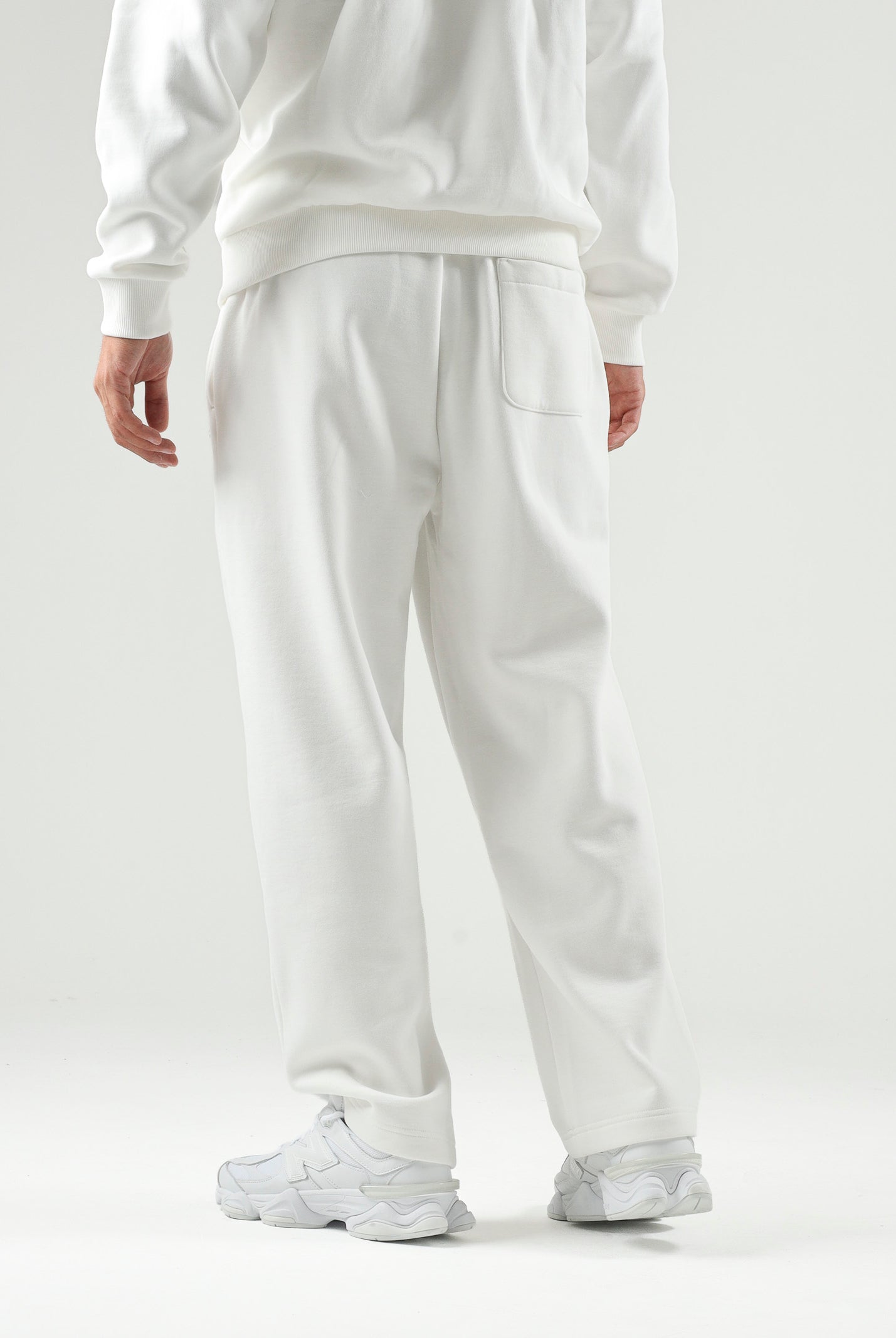 LACOSTE Pantaloni bianchi sportivi per uomo e donna con coccodrillo ricamato XH8867 70V LACOSTE