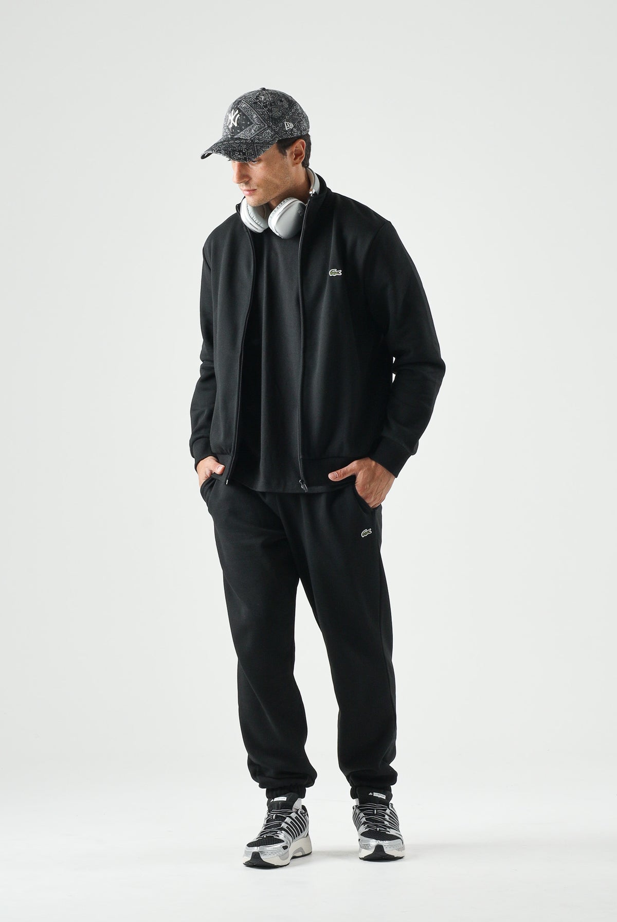 LACOSTE Pantaloni in felpa neri per uomo e donna con logo coccodrillo ricamato XH9207 031 LACOSTE