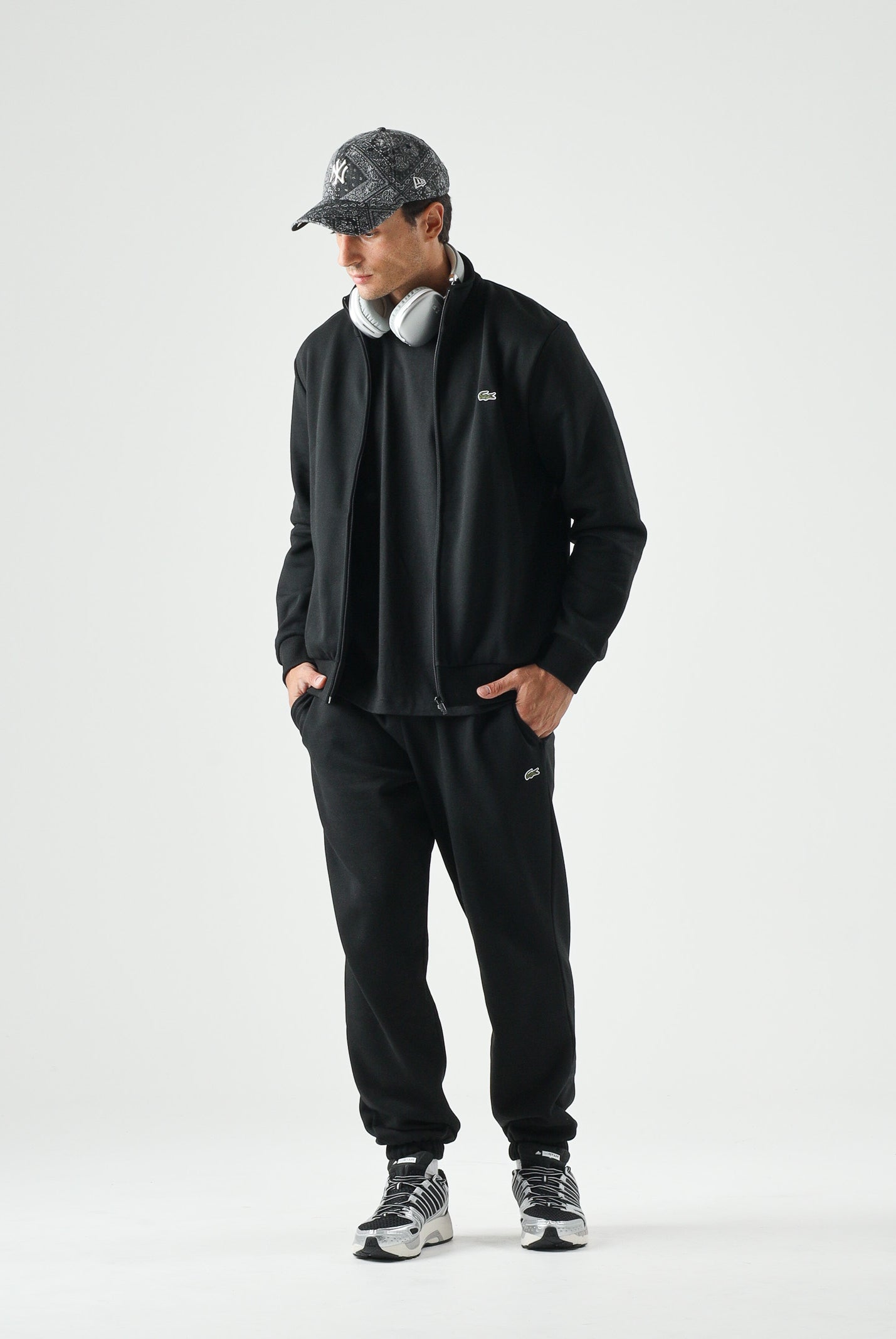 LACOSTE Pantalone in felpa nero per uomo e donna con logo coccodrillo ricamato XH9207 031 LACOSTE