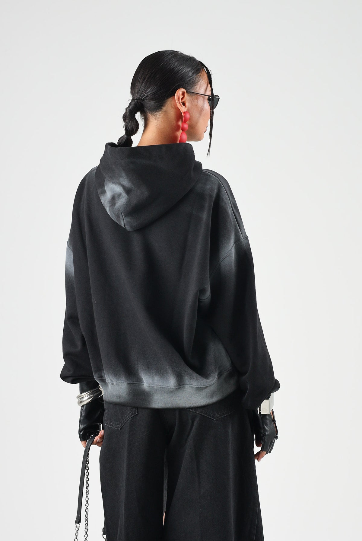 LES ARTISTS Felpa con cappuccio Hoodie Crop Top nero per uomo e donna con stampa grafica artistica Talent. 27SSLAHD5040 121 LES ARTISTS
