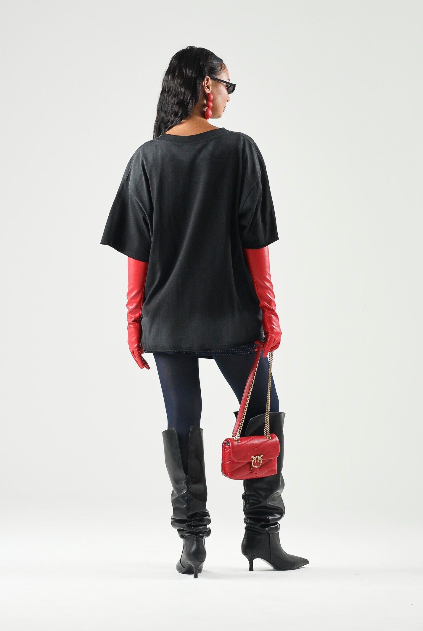 LES ARTISTS T-shirt DOBERMAN nera per uomo e donna con maxi stampa grafica frontale multicolore 27SSLATS1127 121 LES ARTISTS