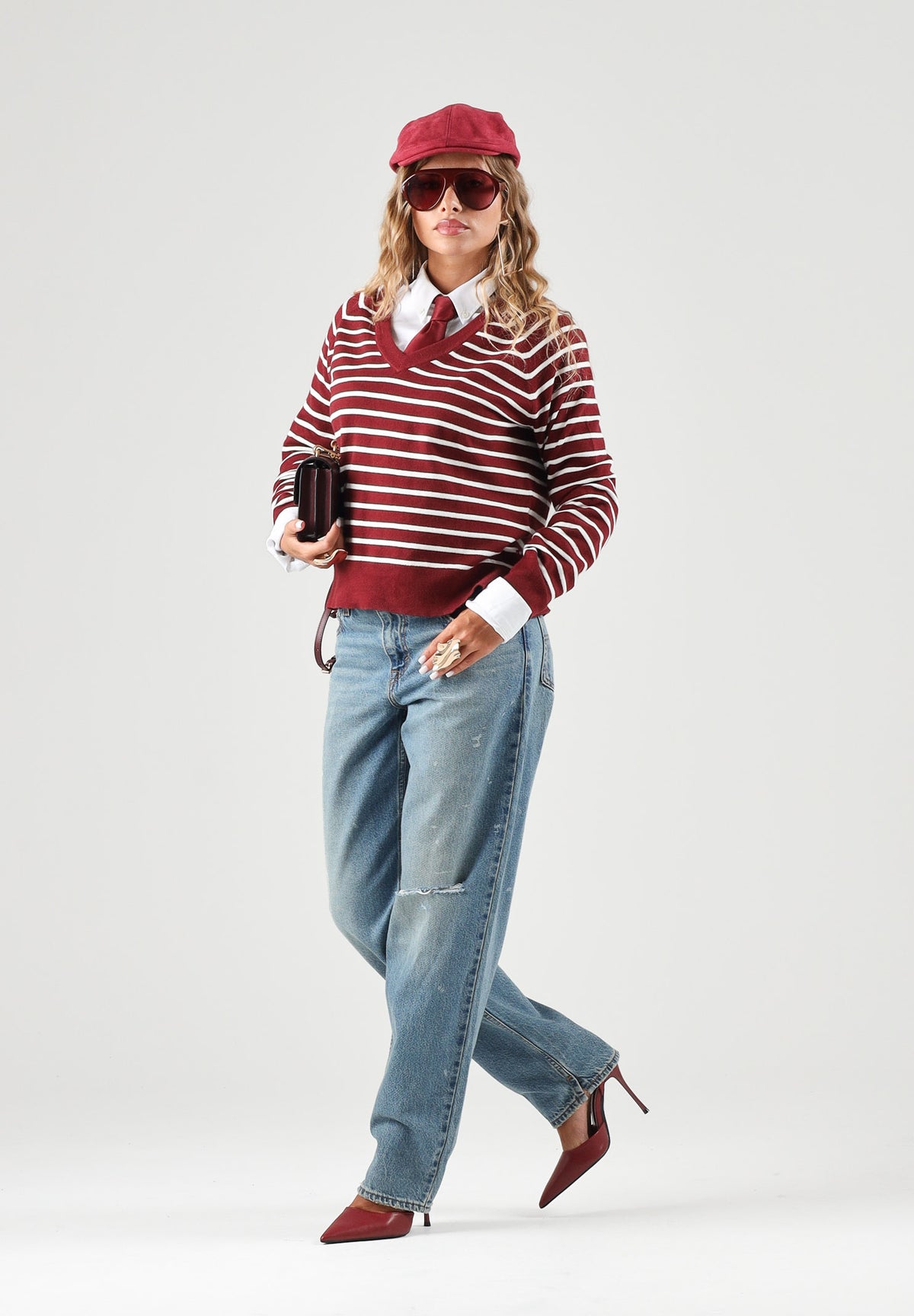 LEVI'S® Maglioncino scollo a V rosso per donna con elegante motivo a righe orizzontali. 0046F-0011 . LEVI'S®