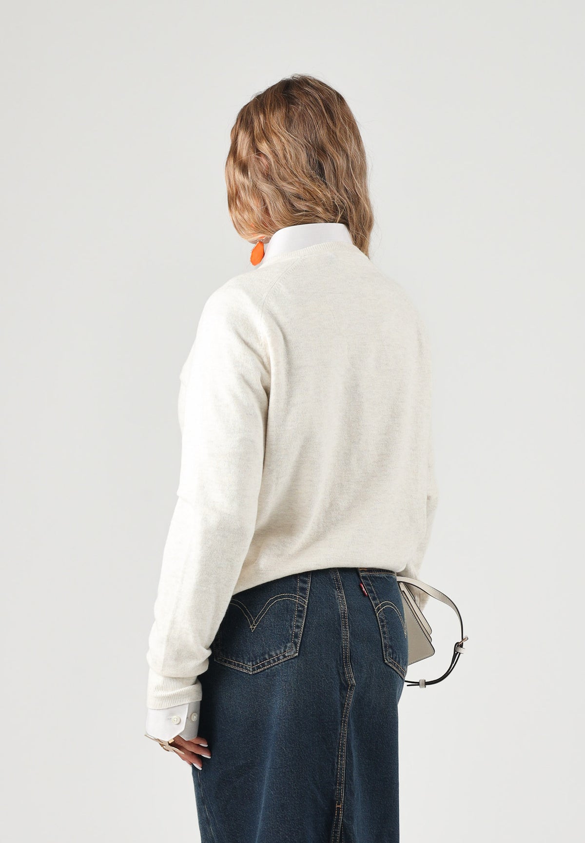 LEVI'S® Maglione scollo V-NECK SWEATER neutro-beige per donna con morbida lavorazione a coste 0046F-0012 . LEVI'S®