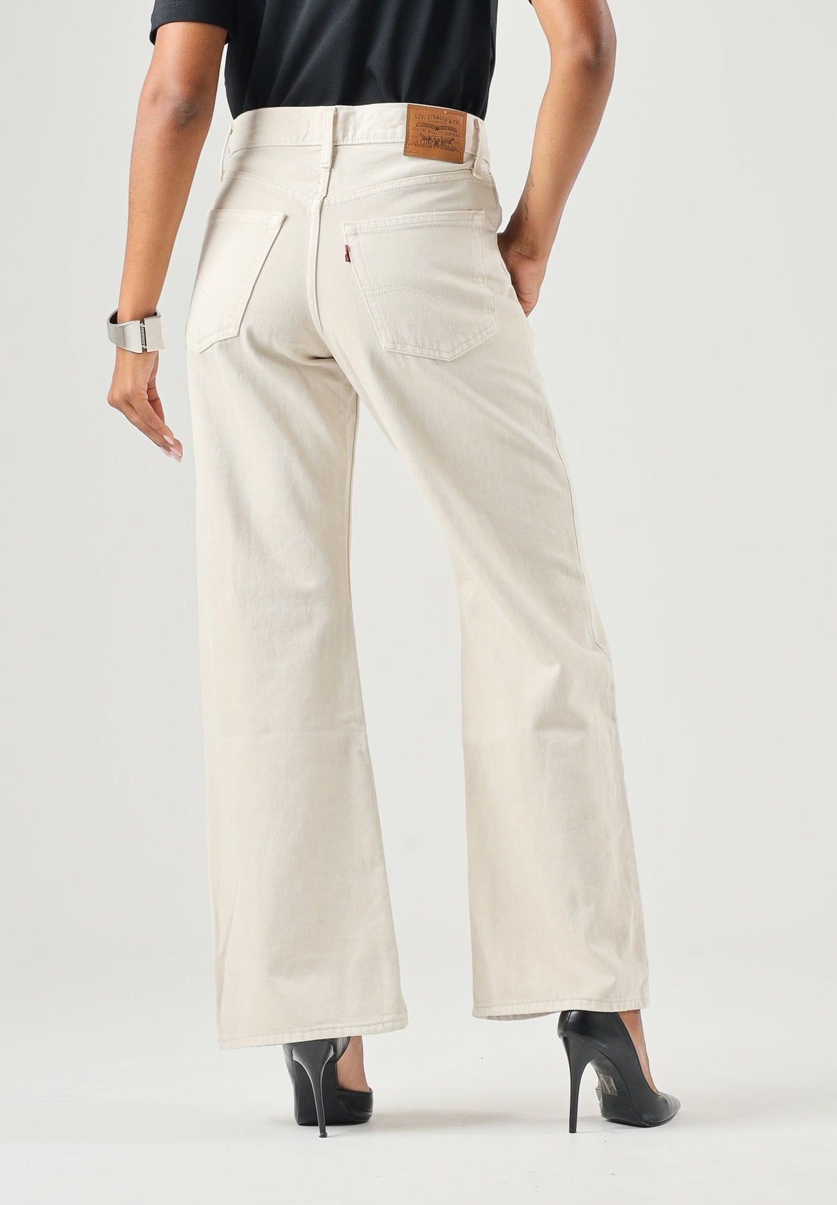 LEVI'S Jeans LOOSE BOOT neutral bianco, da donna con gamba bootcut ampia 005DO-0032 . LEVI'S®