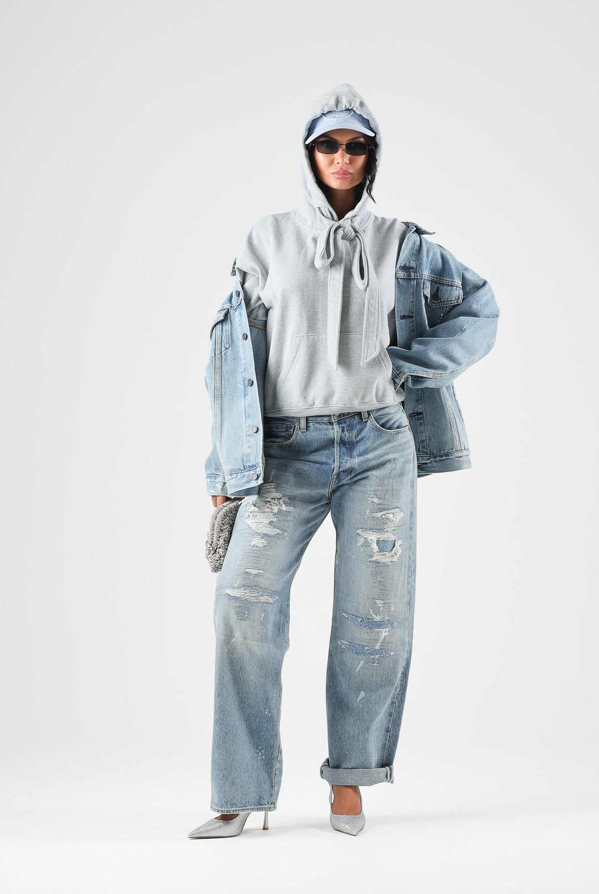 LEVI'S® Felpa con cappuccio grigia da donna con lacci lunghi regolabili in vita. 0082D-0000 . LEVI'S®