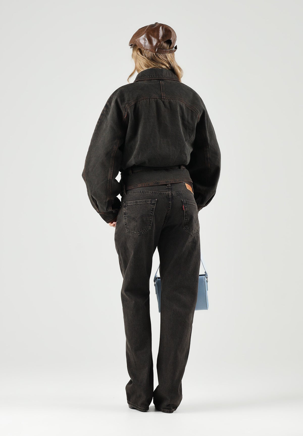 LEVI'S® Giubbotto di jeans marrone scuro da donna con cintura in vita e chiusura frontale asimmetrica. 0088X-0001 . LEVI'S®