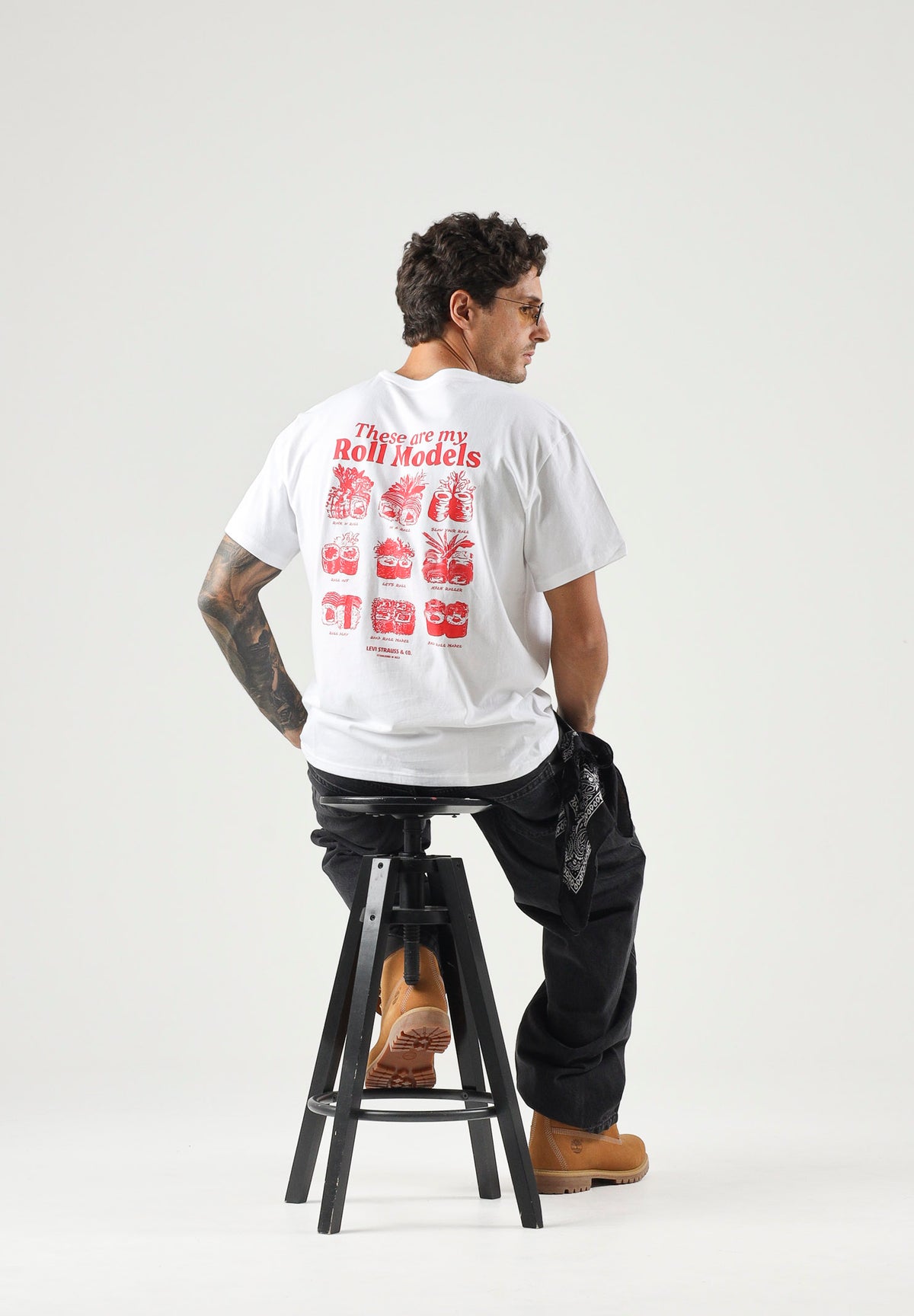 LEVI'S® T-shirt manica corta GRAPHIC TEE ROLL MODELS bianca da uomo con grafiche stampate. 16143-2625 . LEVI'S®