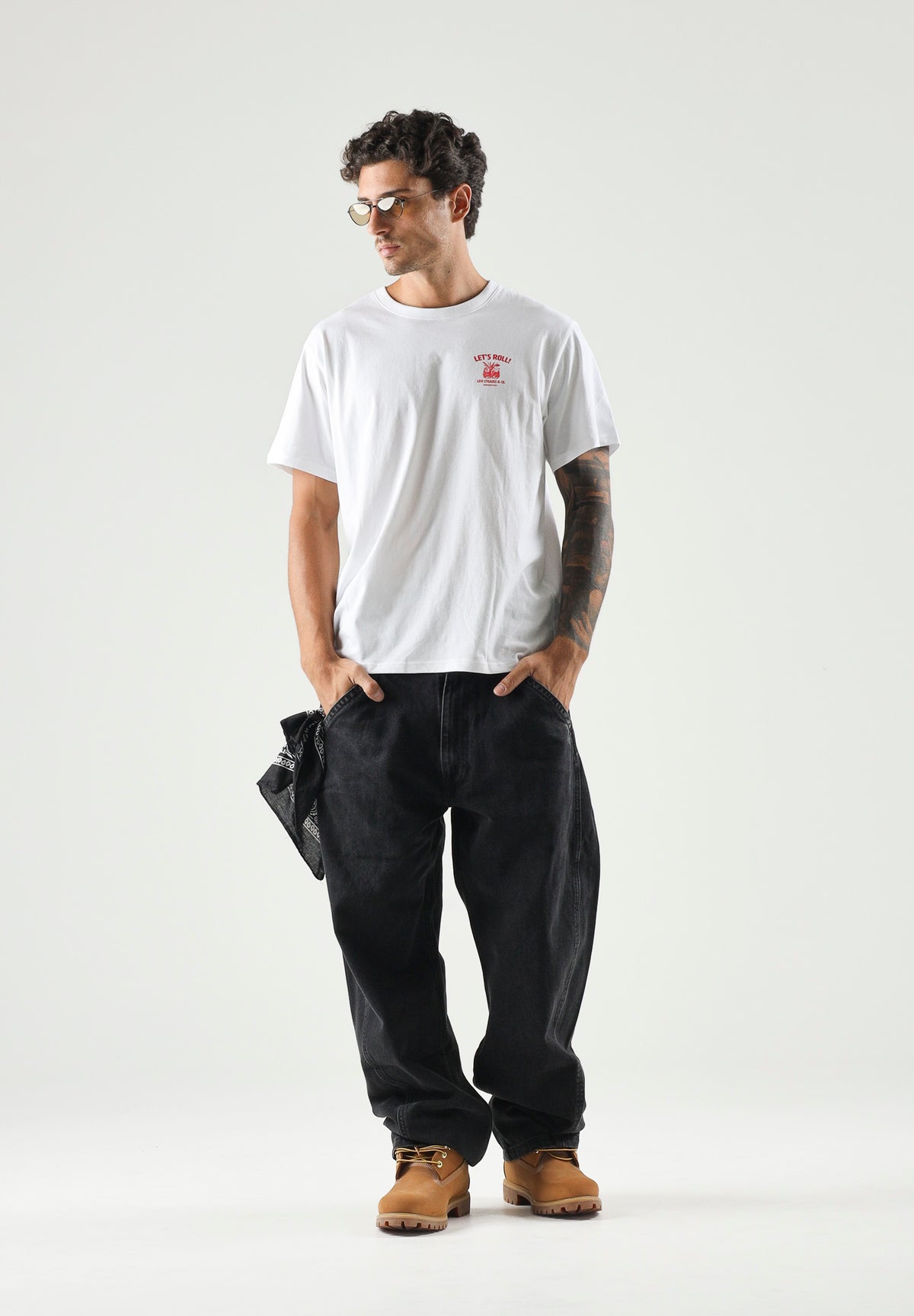 LEVI'S® T-shirt manica corta GRAPHIC TEE ROLL MODELS bianca da uomo con grafiche stampate. 16143-2625 . LEVI'S®