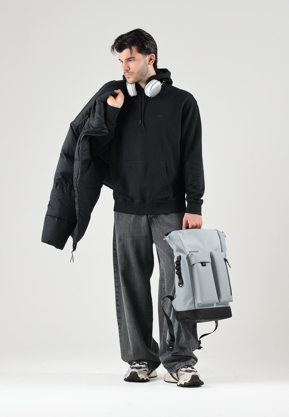 LEVI'S Felpa con cappuccio RELAXED GRAPHIC HOODIE nero per uomo con tasca a marsupio e logo frontale 34581-0061 . LEVI'S®