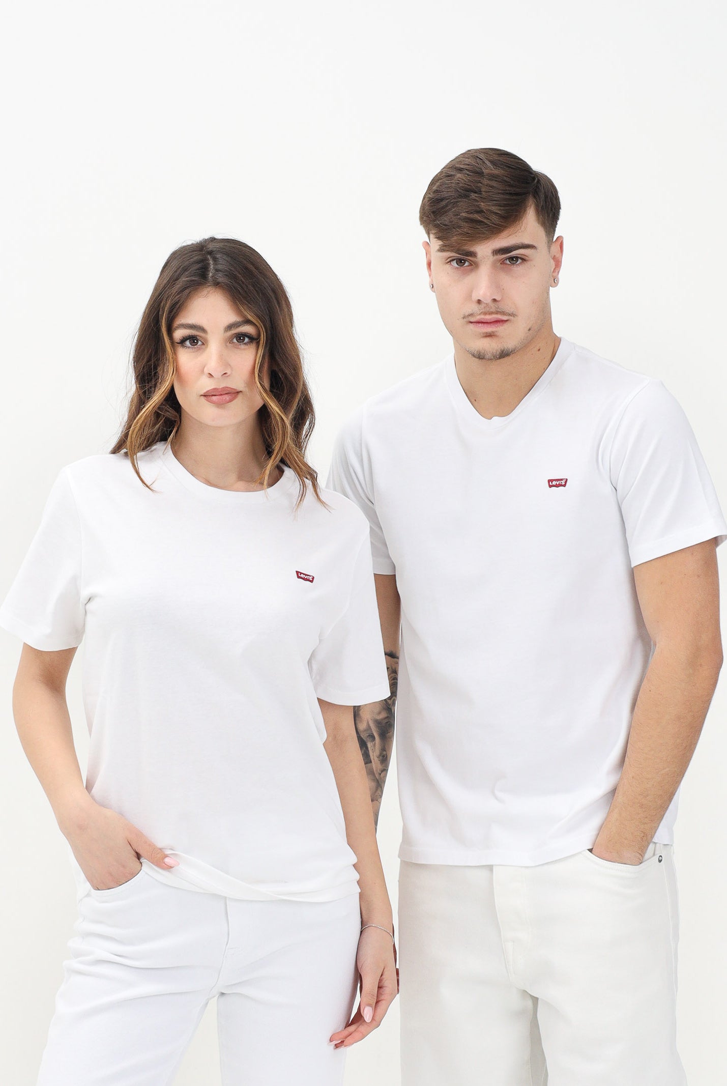 LEVI'S® T-shirt a manica corta Housemark bianca per uomo e donna 56605-0000 . LEVI'S®