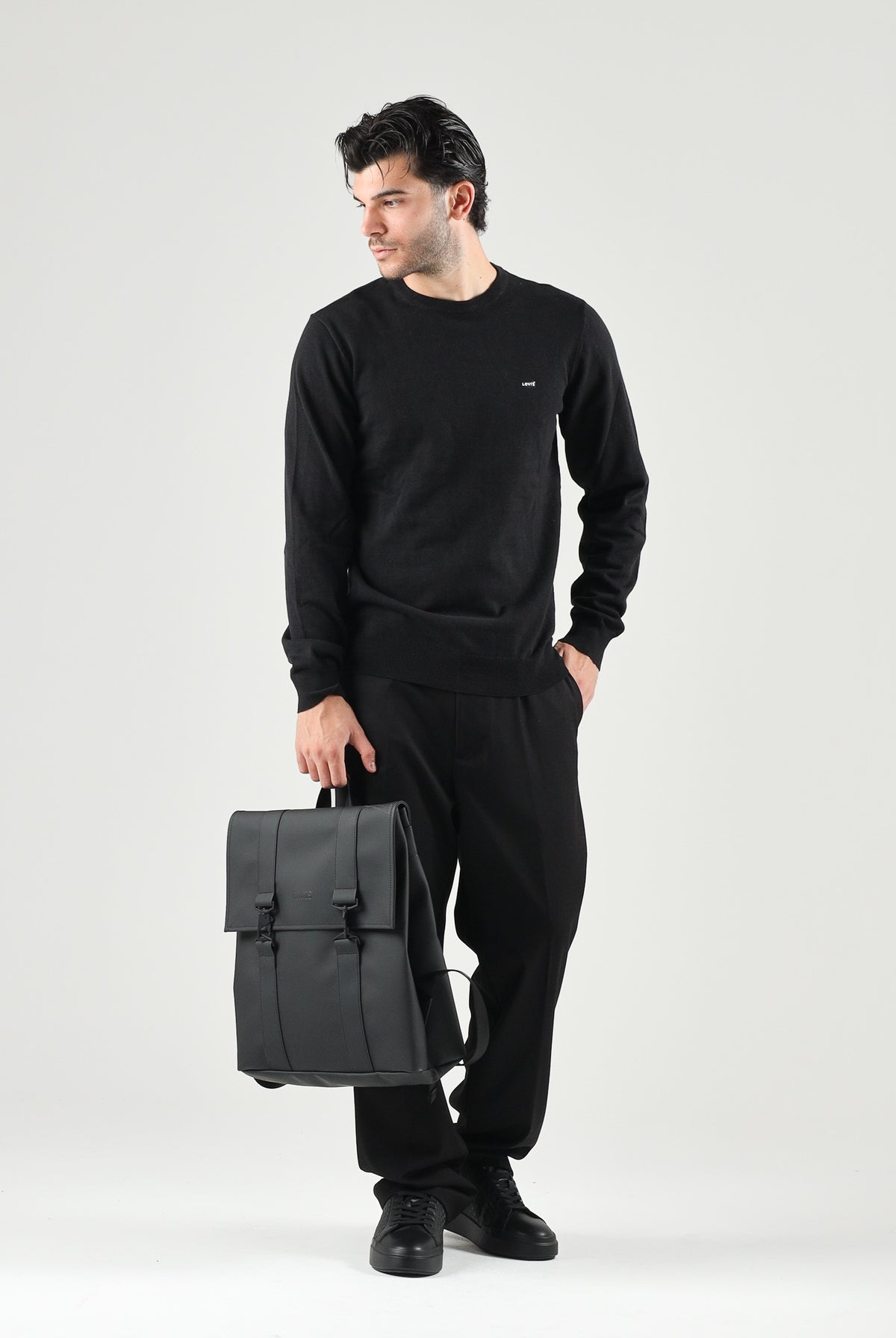 LEVI'S Maglione girocollo CREWNECK JUMPER nero per uomo con finiture a costine e piccolo logo ricamato. A7207-0040 . LEVI'S®