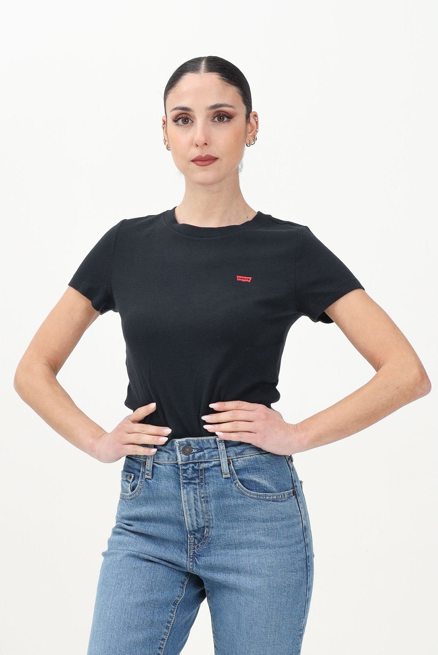 LEVI'S® T-shirt a manica corta ESSENTIAL nera da donna A7419-0014 . LEVI'S®