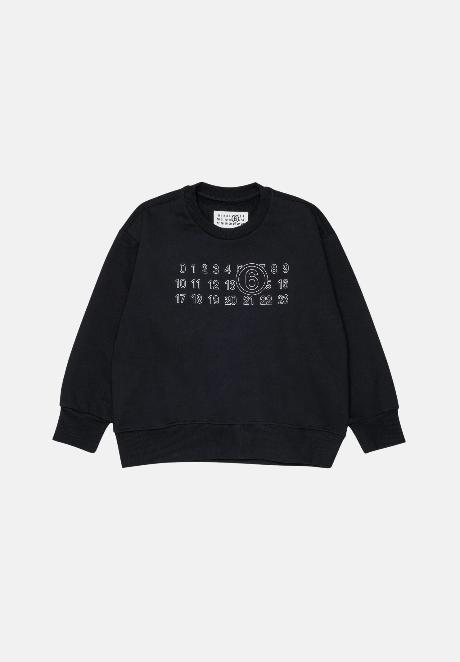 MM6 MAISON MARGIELA Felpa girocollo CREWNECK nera per donna, ragazzi e bambini con logo numerico MM6 stampato sul davanti. M61116MM02X M6900 MAISON MARGIELA