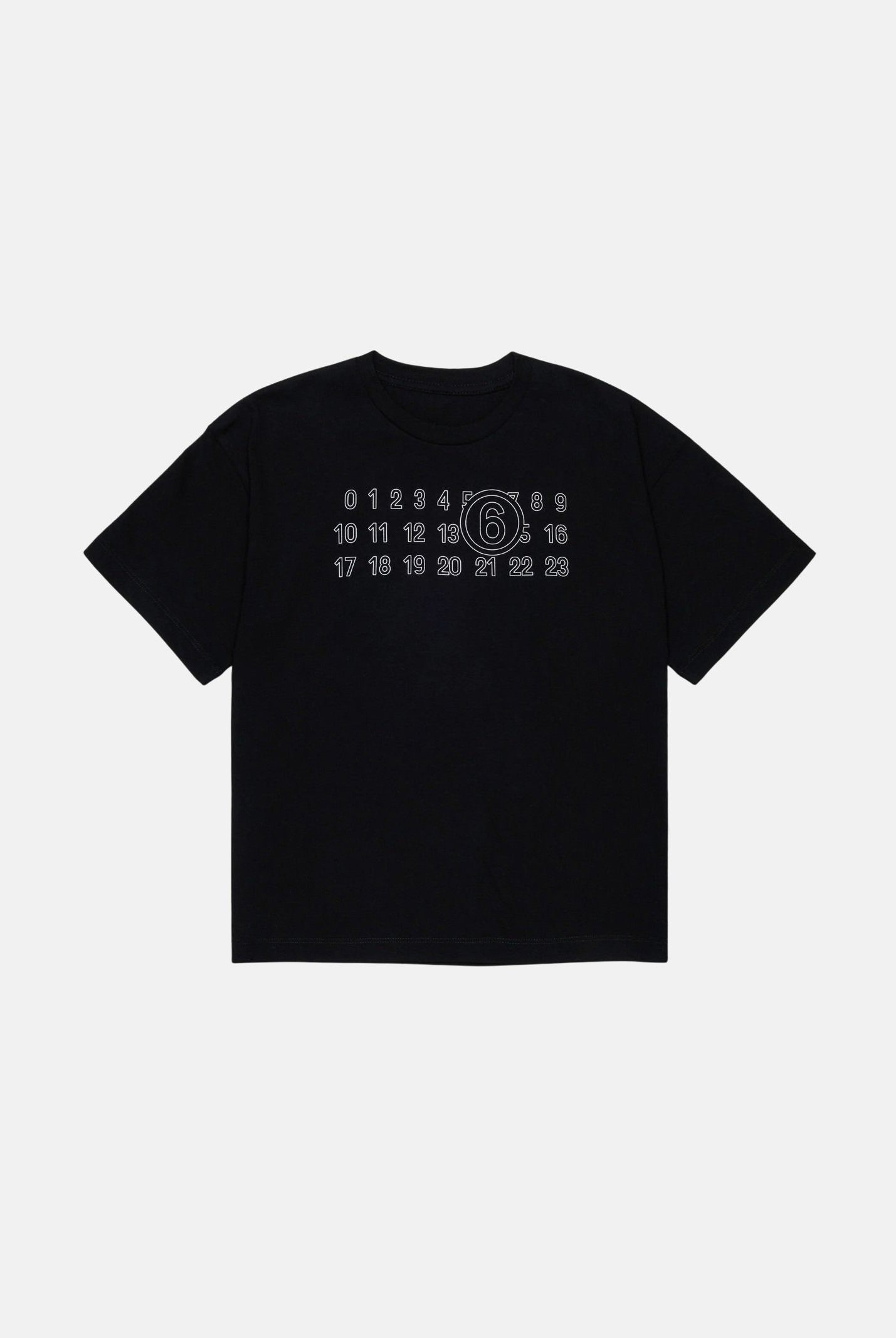 MM6 MAISON MARGIELA T-shirt manica corta nera per donna, ragazzi e bambini con logo numerico MM6 stampato sul davanti. M61117MM02Y M6900 MAISON MARGIELA