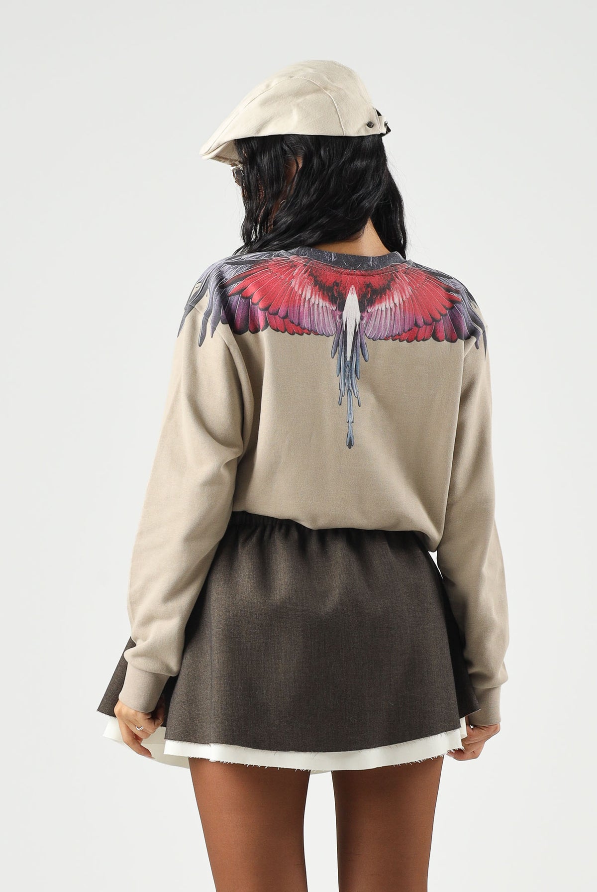 MARCELO BURLON COUNTY OF MILAN Felpa girocollo WINGS sabbia per donna e ragazza con grafica ali multicolor sul girocollo. F6CMJBSW027 092 MARCELO BURLON COUNTY OF MILAN