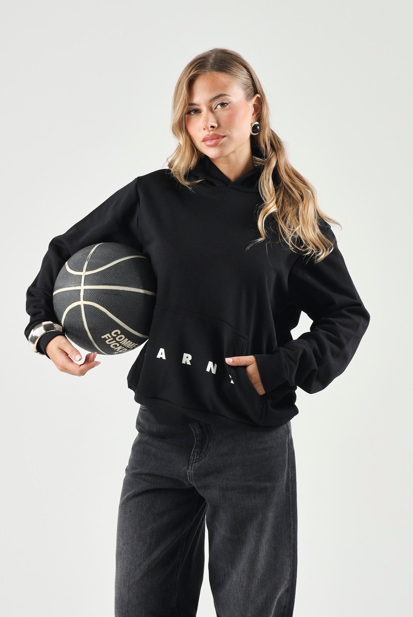 MARNI Felpa con cappuccio HODDIE nera per donna, ragazzi e bambini con logo Marni frontale e tasca a marsupio. M01883M00V0 0M900 MARNI
