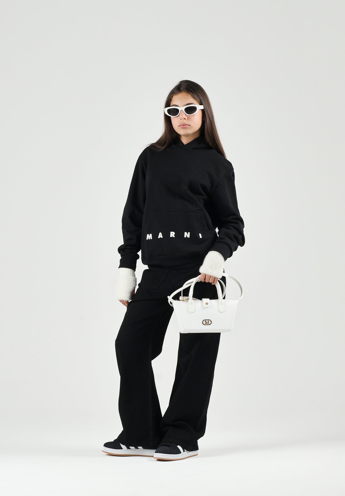 MARNI Felpa con cappuccio HODDIE nera per donna, ragazzi e bambini con logo Marni frontale e tasca a marsupio. M01883M00V0 0M900 MARNI