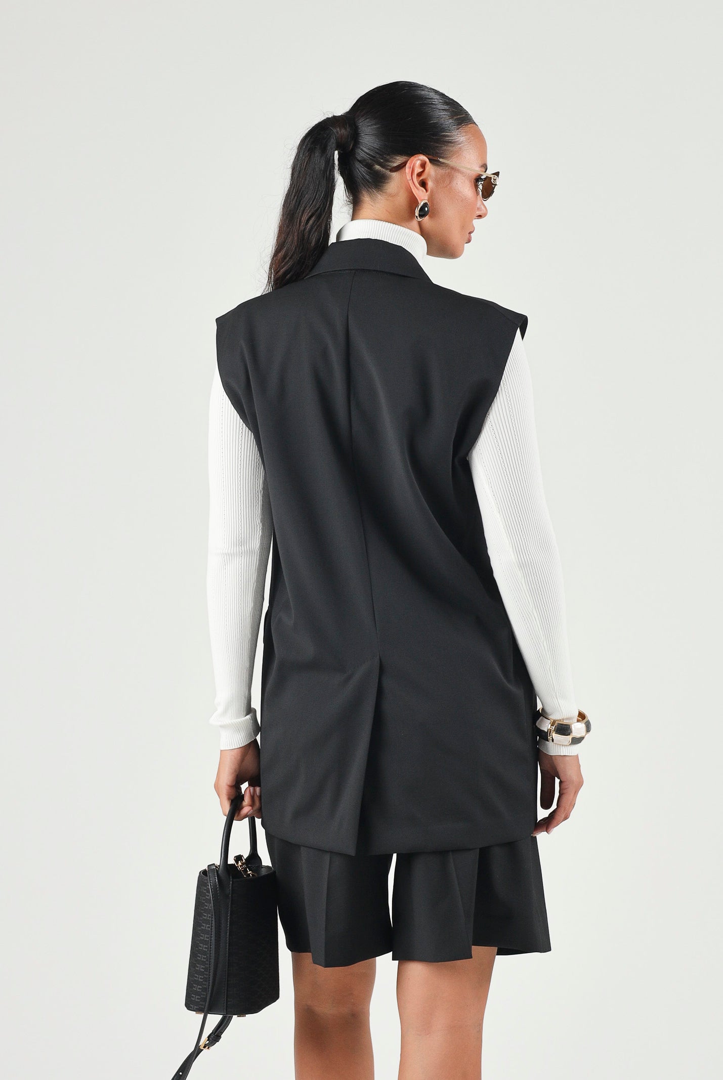 MAX MARA STUDIO Gilet nero da donna costruzione sartoriale. 2626286011600 010 MAX MARA