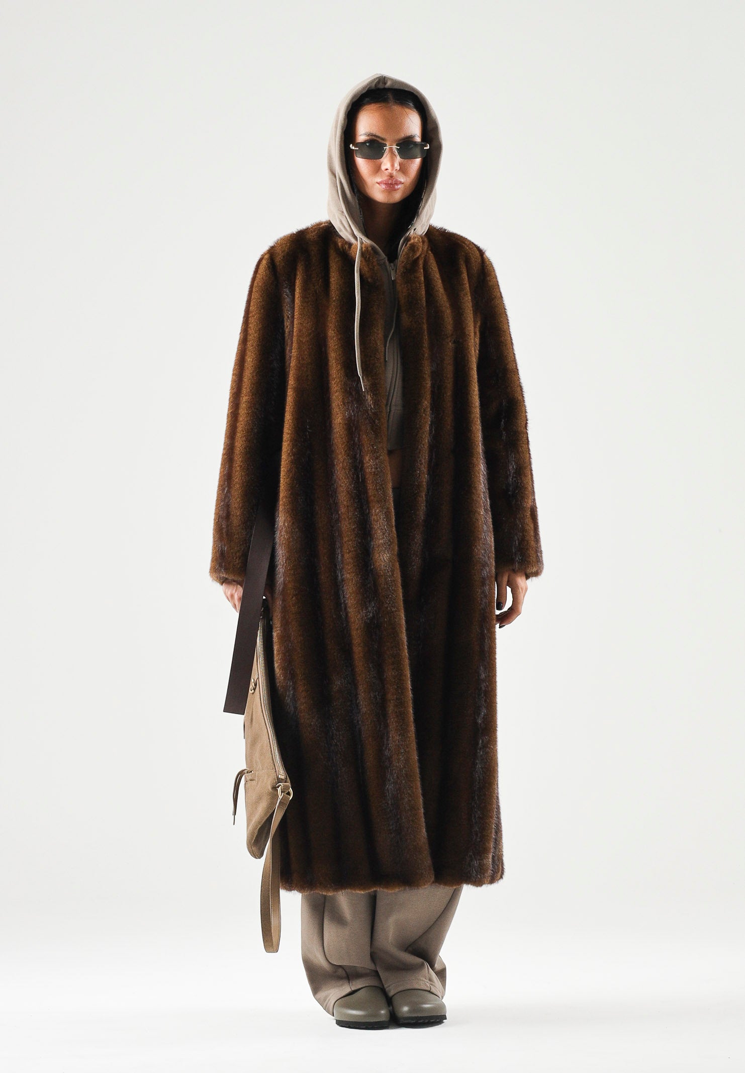 MAX MARA Cappotto lungo in pelliccia sintetica con cintura nocciola, marrone da donna con cintura 2626456012600 001 MAX MARA
