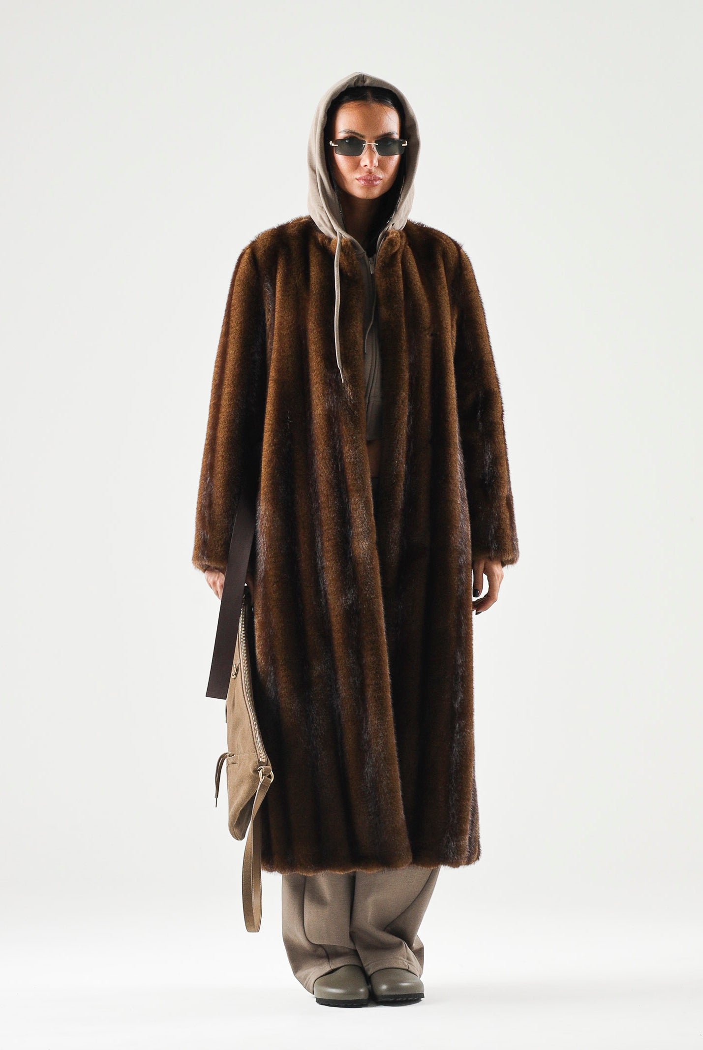 MAX MARA Cappotto lungo in pelliccia sintetica con cintura nocciola, marrone da donna con cintura 2626456012600 001 MAX MARA