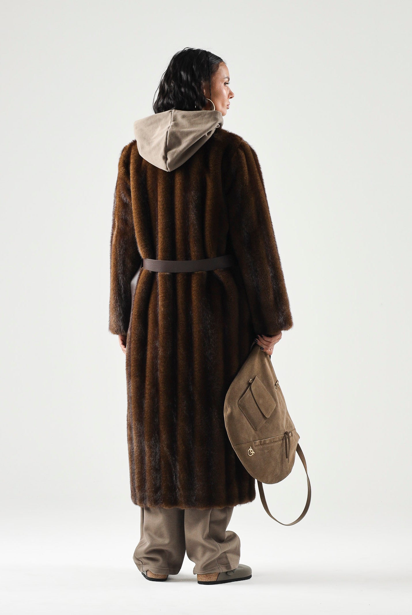 MAX MARA Cappotto lungo in pelliccia sintetica con cintura nocciola, marrone da donna con cintura 2626456012600 001 MAX MARA