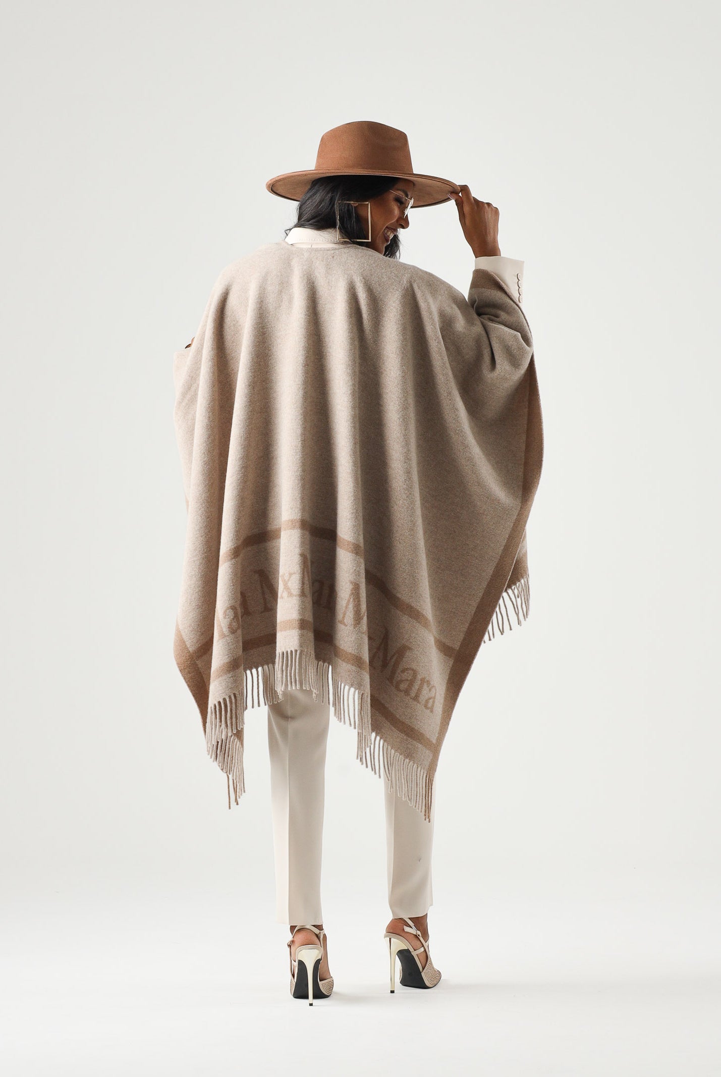 MAX MARA STUDIO Mantella MST PIRANIA casha beige da donna con frange sul fondo<BR/> 2626546021600 001 MAX MARA