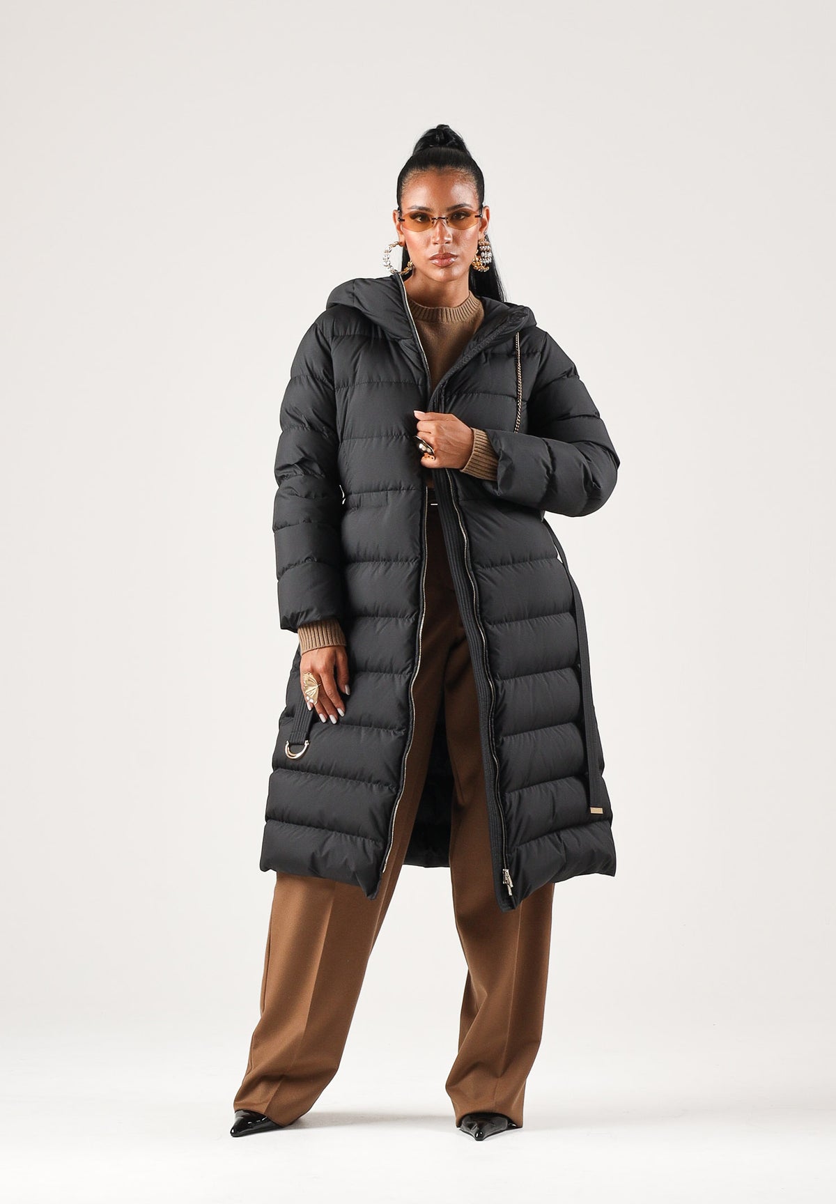 MAX MARA STUDIO Piumino CANNETI nero per donna con cappuccio, cintura coordinata e imbottitura in piuma. 2626496012600 005 MAX MARA STUDIO