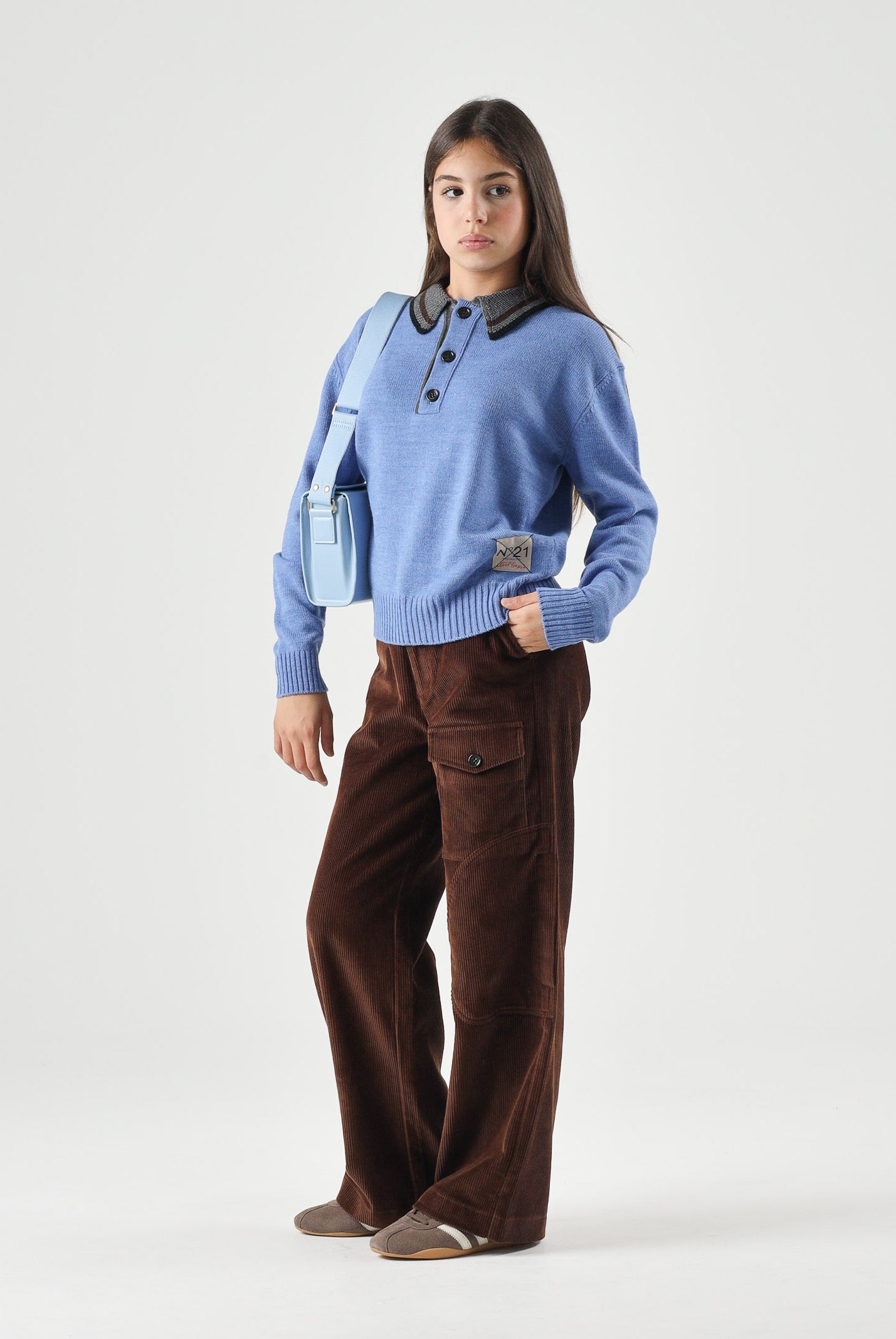 N21 Maglione color lapis, celeste per donna, ragazzi e bambini con colletto e logo a contrasto N210DHN0547 0N827 N21