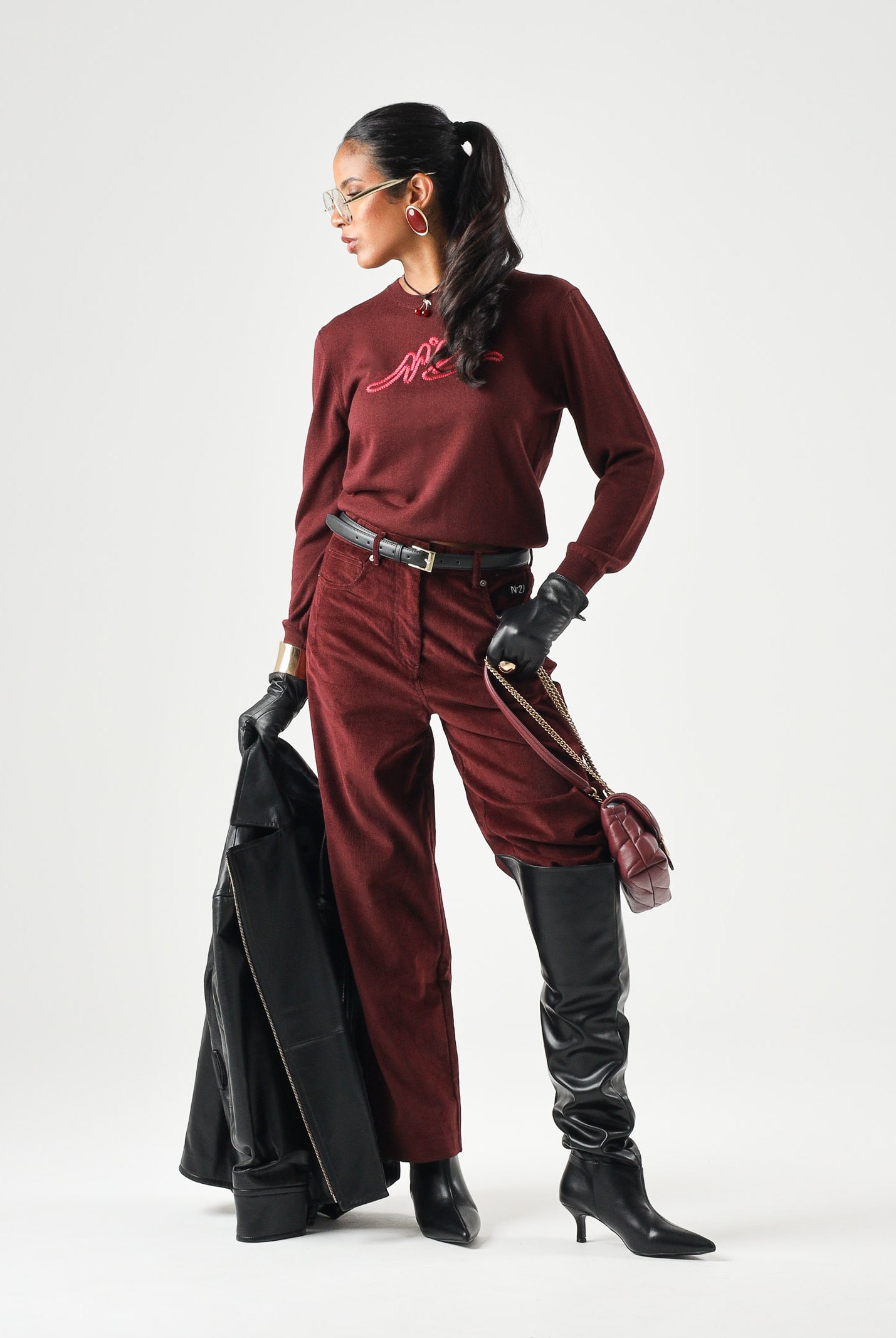 N°21 Maglione LOGO KNITTED SWEATER bordeaux per donna, ragazzi e bambini con logo N°21 ricamato sul davanti.<BR/> N210DVN0122 0N413 N21