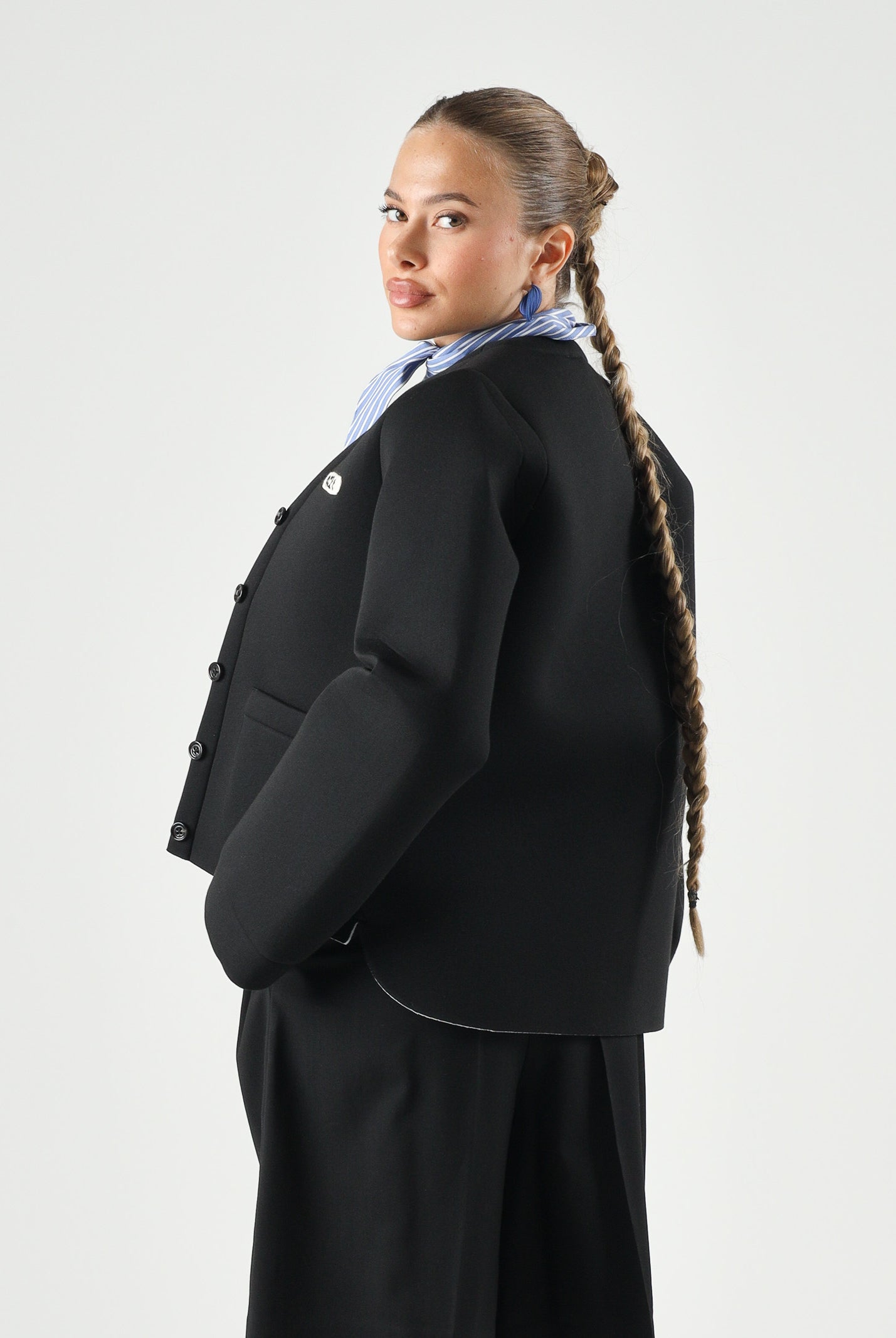 N°21 Cardigan LAYERED black azzurro per donna, ragazzi e bambini con logo patch frontale e fondo effetto sovrapposto a righe.<BR/> N210FGN0516 0N900 N21