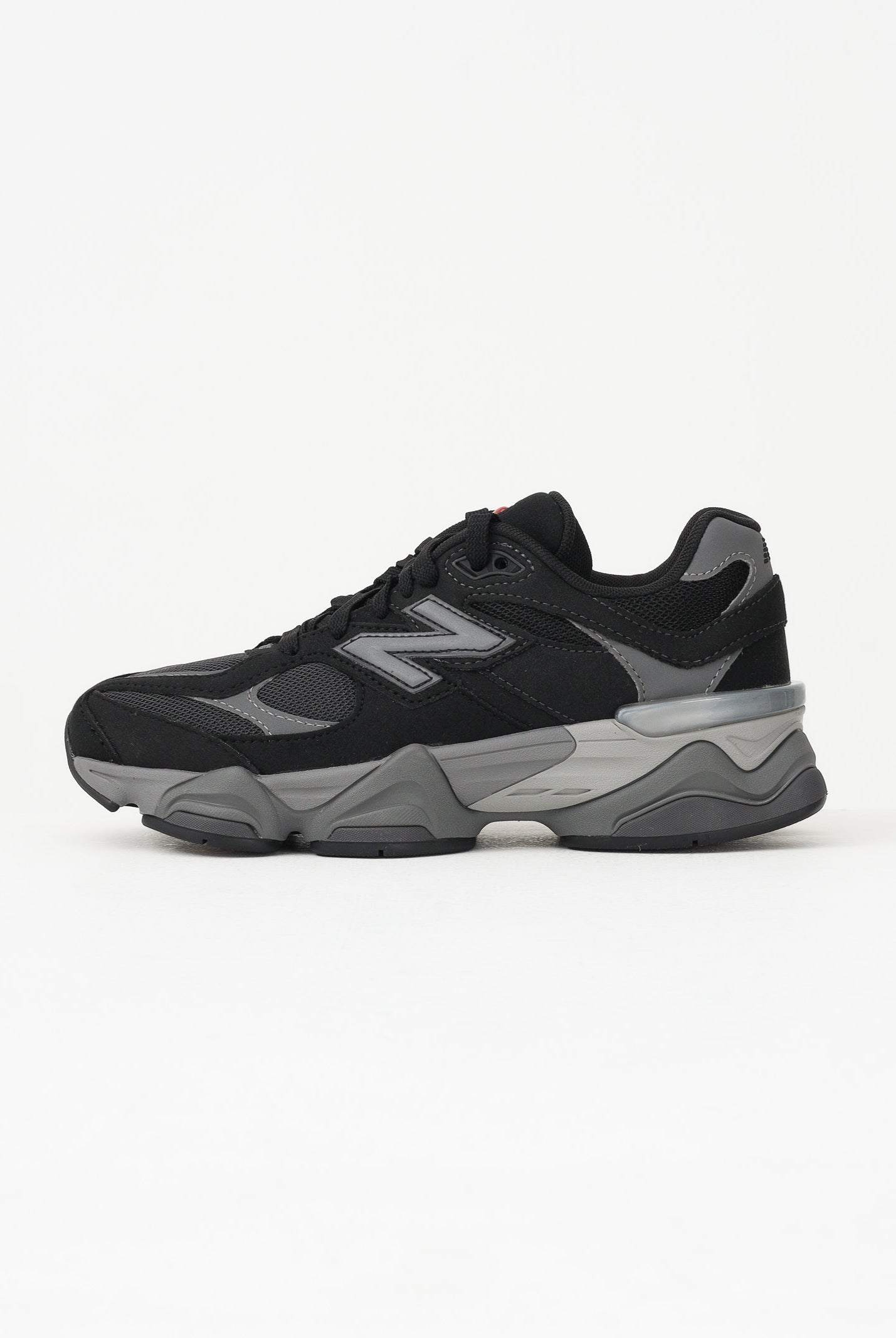 NEW BALANCE Sneakers 9060 nere da uomo e donna GC9060BK . NEW BALANCE