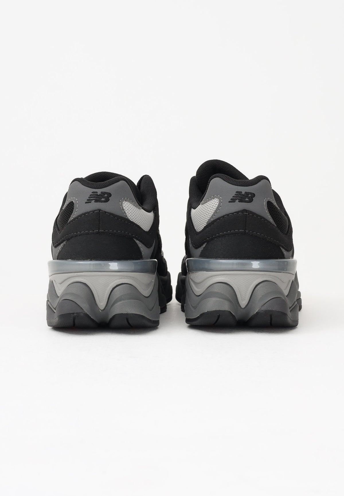 NEW BALANCE Sneakers 9060 nere da uomo e donna GC9060BK . NEW BALANCE